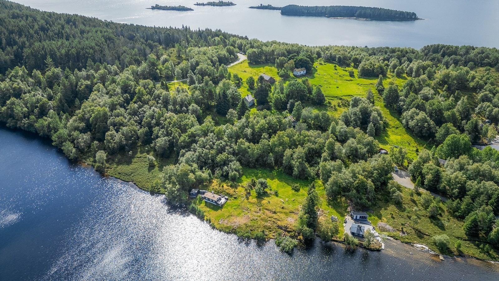 Stor eigedom med mykje muligheiter Galleribilde