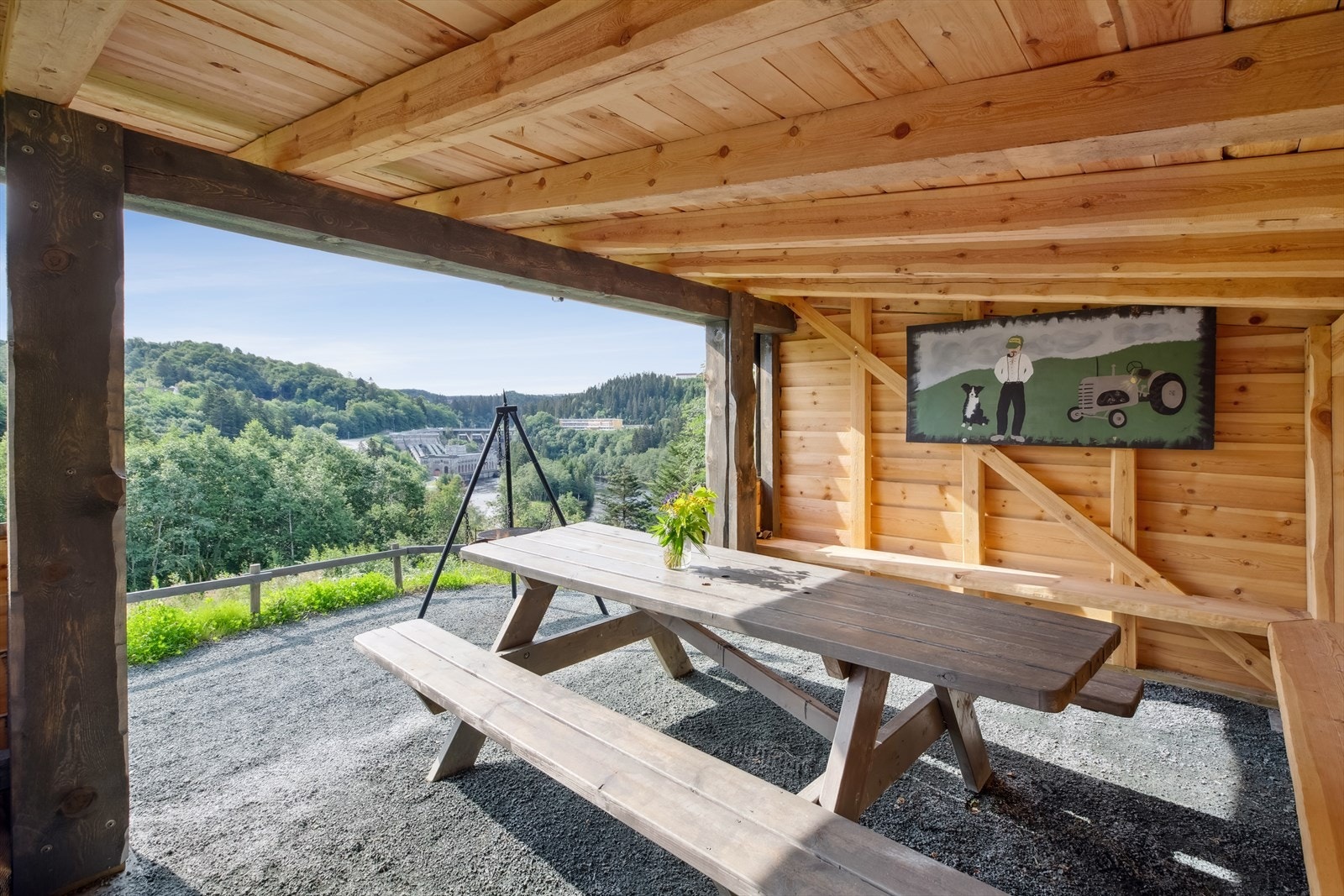 Borettslaget disponerer fantastiske fellesarealer, hvor det blant annet er etablert en trivelig gapahuk for beboerne. Galleribilde