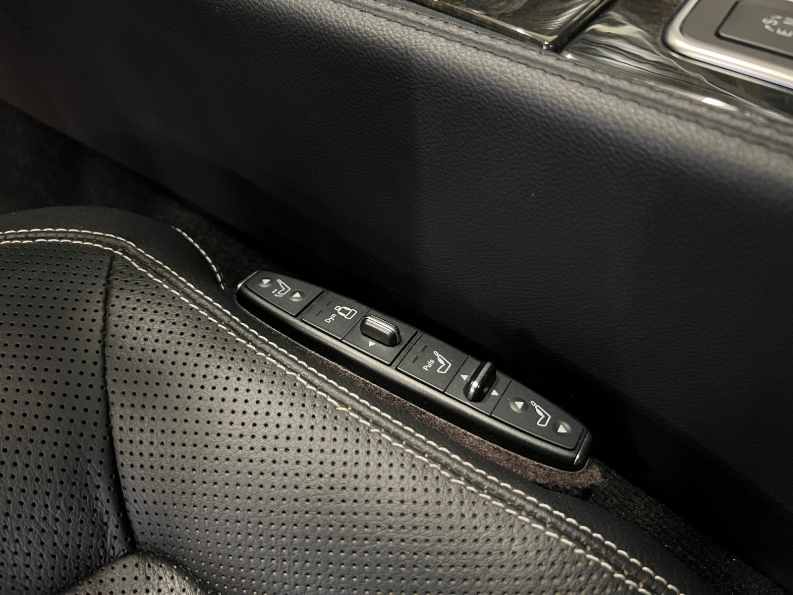 Hovedbilde av Mercedes-Benz CLS