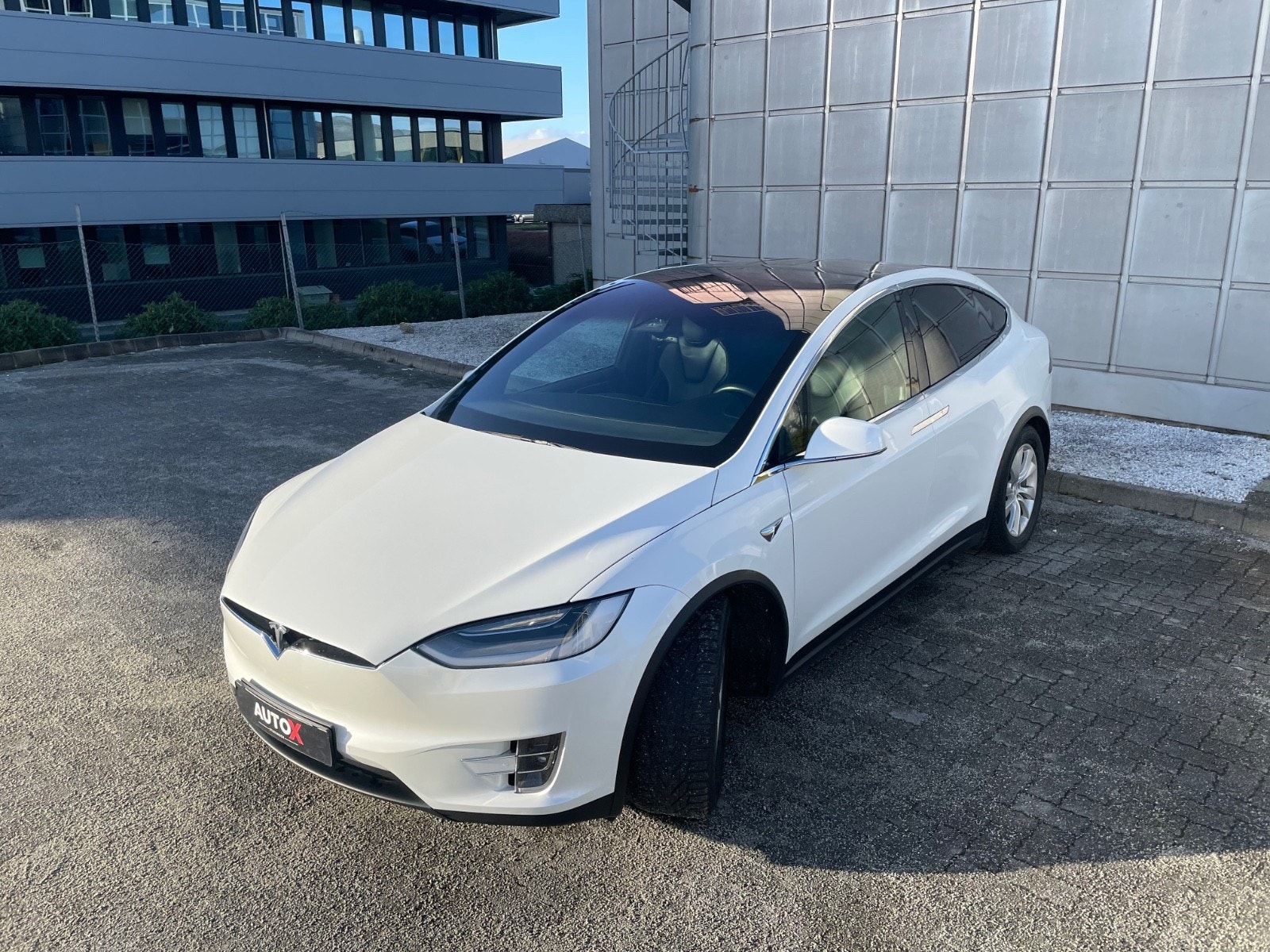Tesla Model X 25