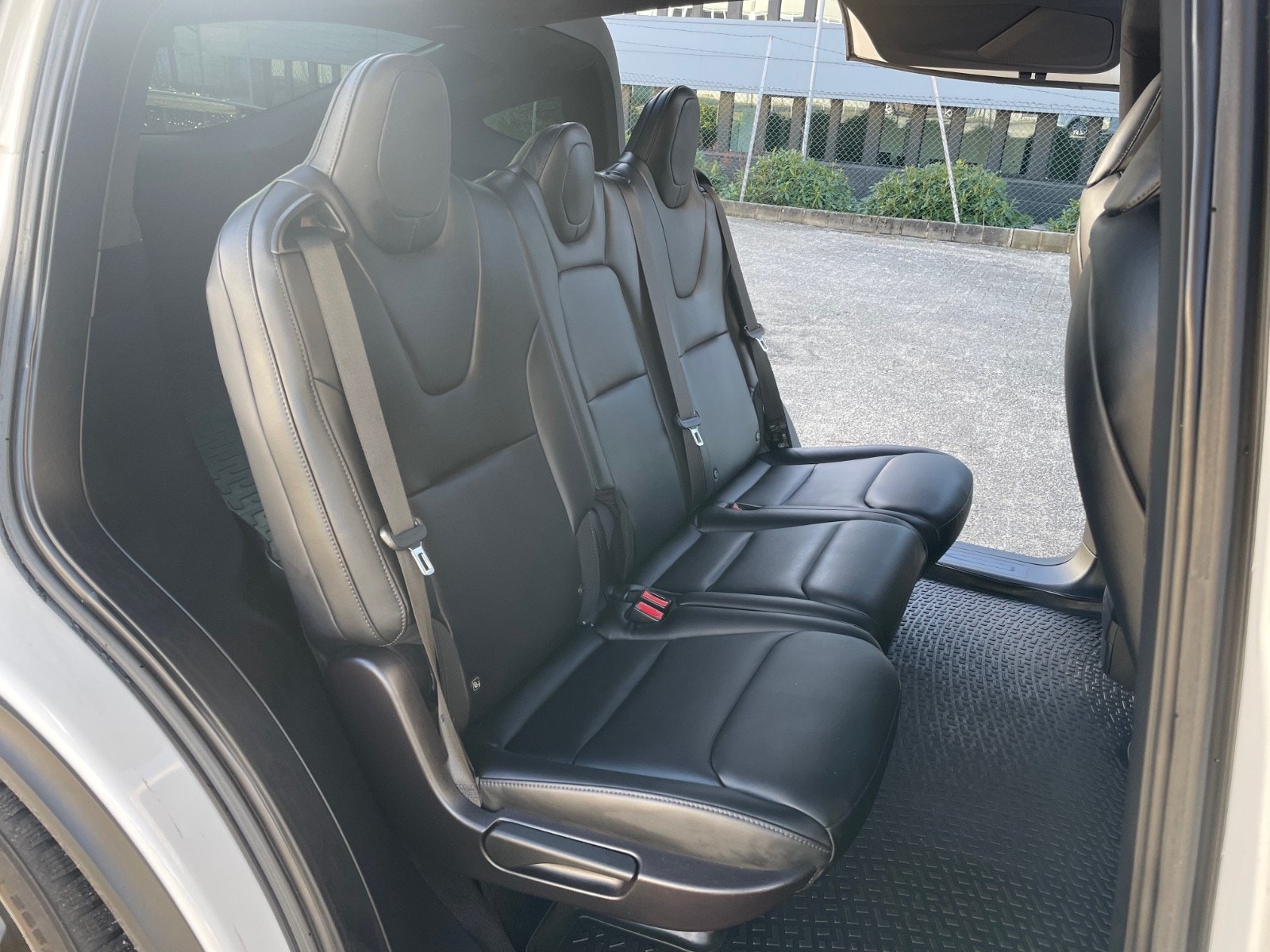 Tesla Model X 43