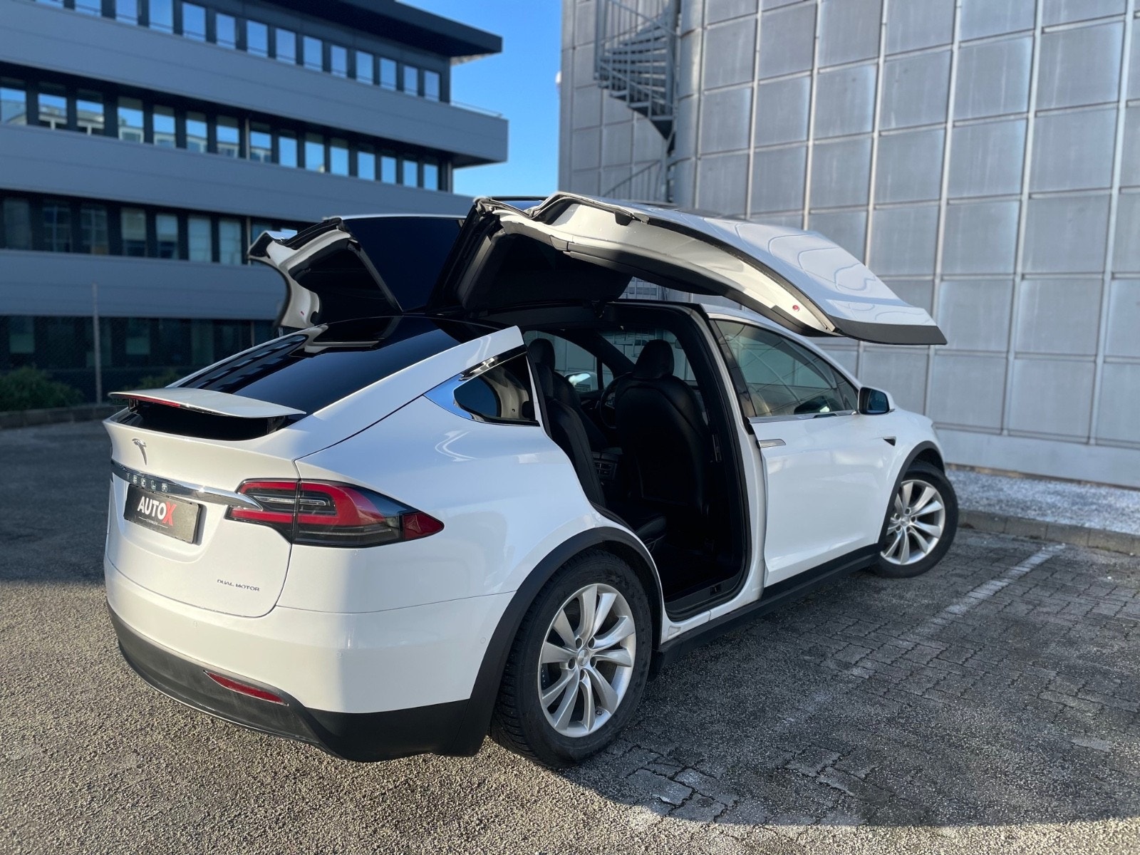 Tesla Model X 30