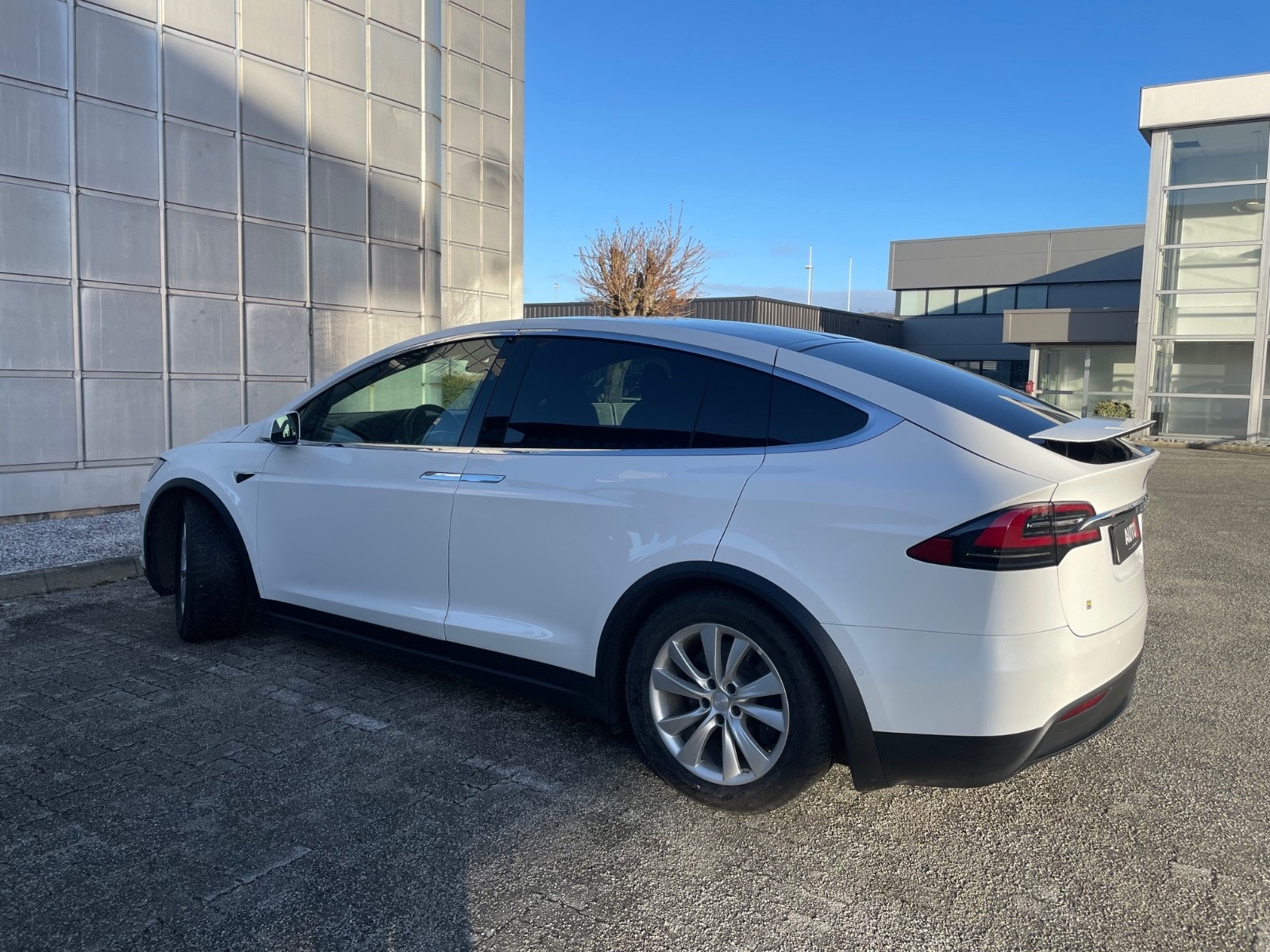 Tesla Model X 27