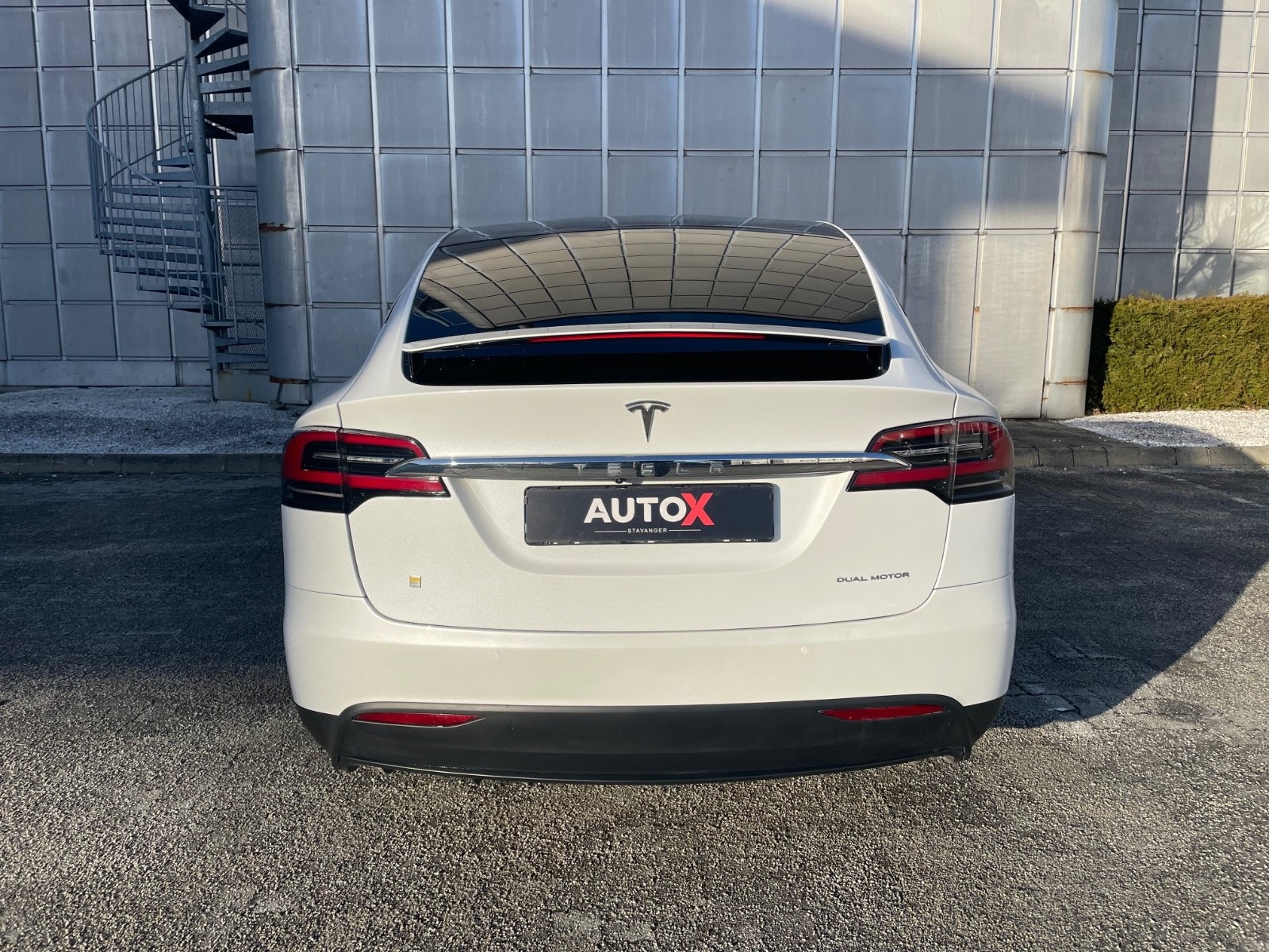 Tesla Model X 24