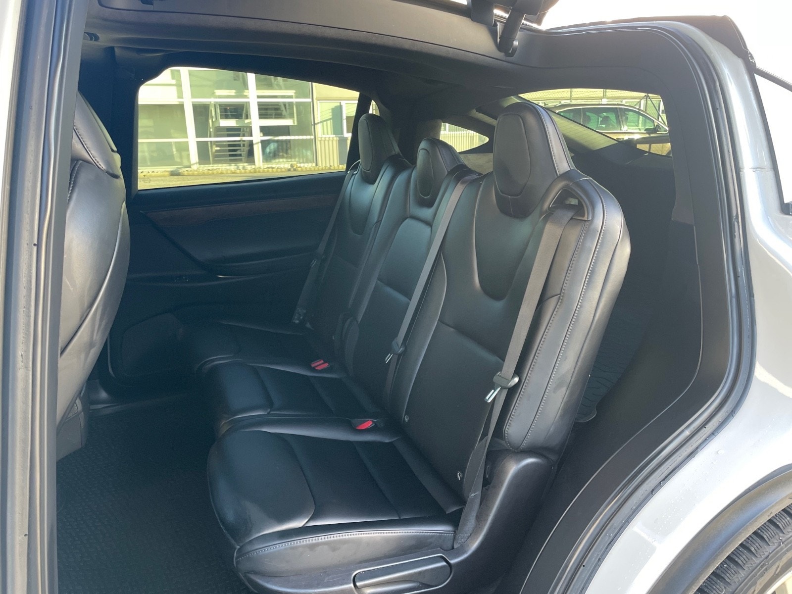 Tesla Model X 40