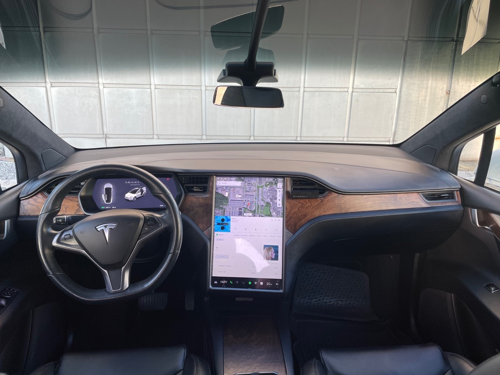Tesla Model X 41