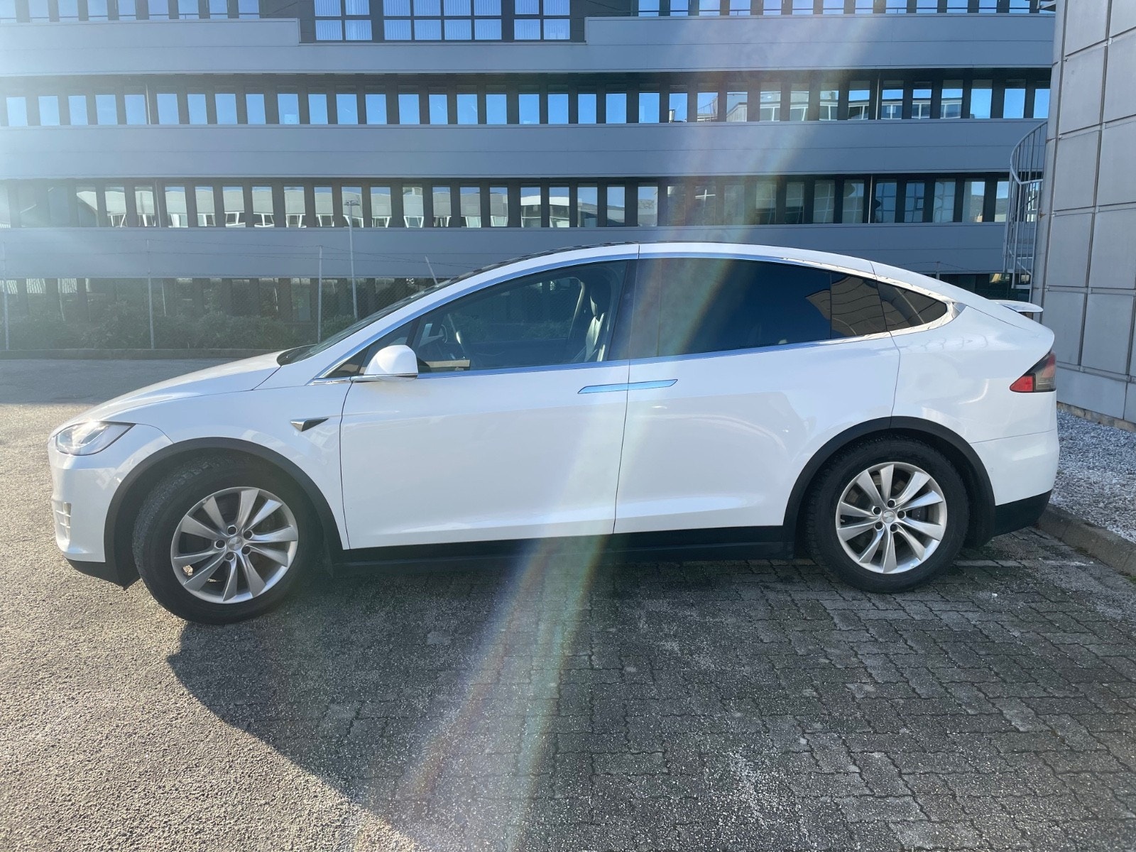 Tesla Model X 20