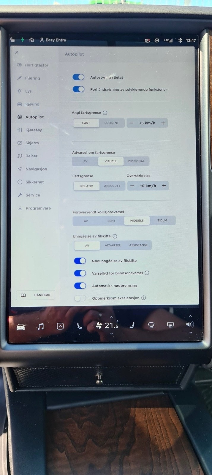 Tesla Model X 64