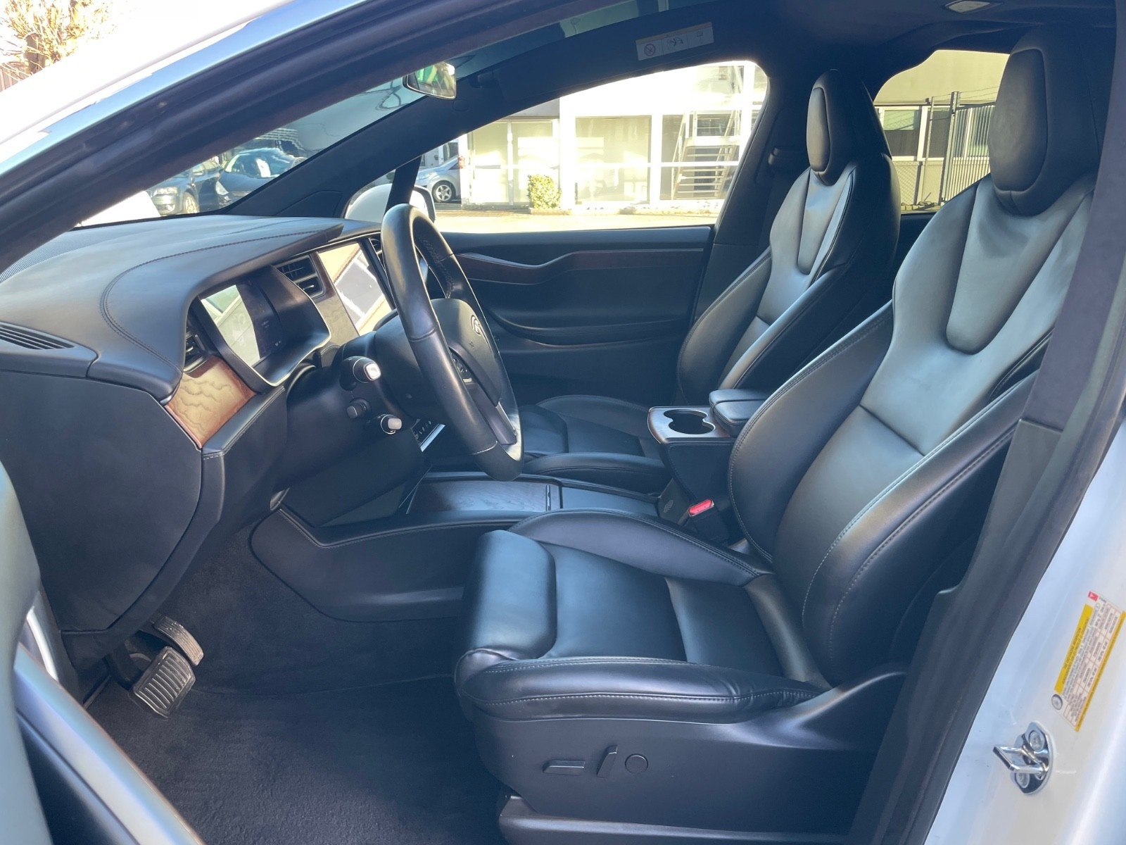 Tesla Model X 29