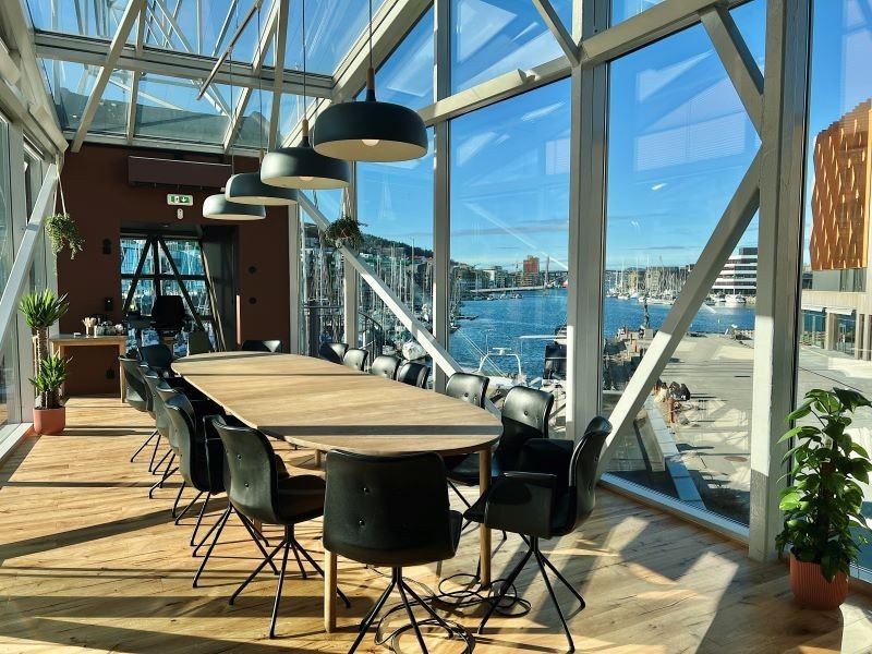 Møterom i toppen av Kranen, kan bookes hos Colonialen. Nydelig utsikt. Galleribilde