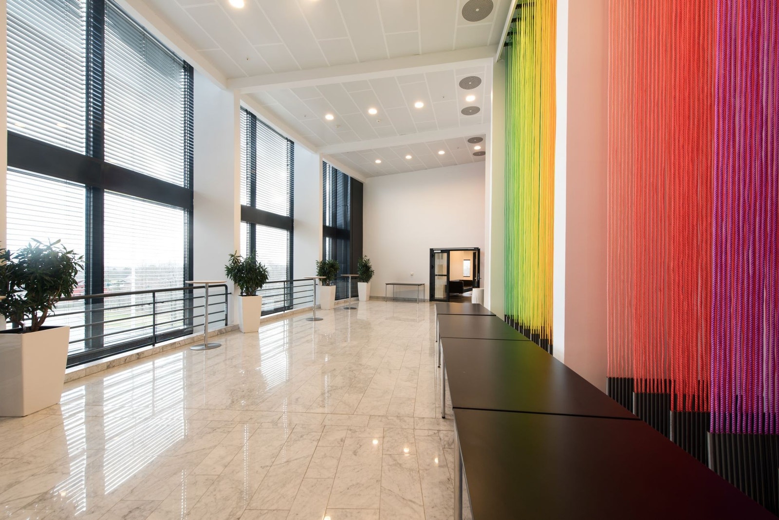 Det er lyst og høyt under taket Galleribilde