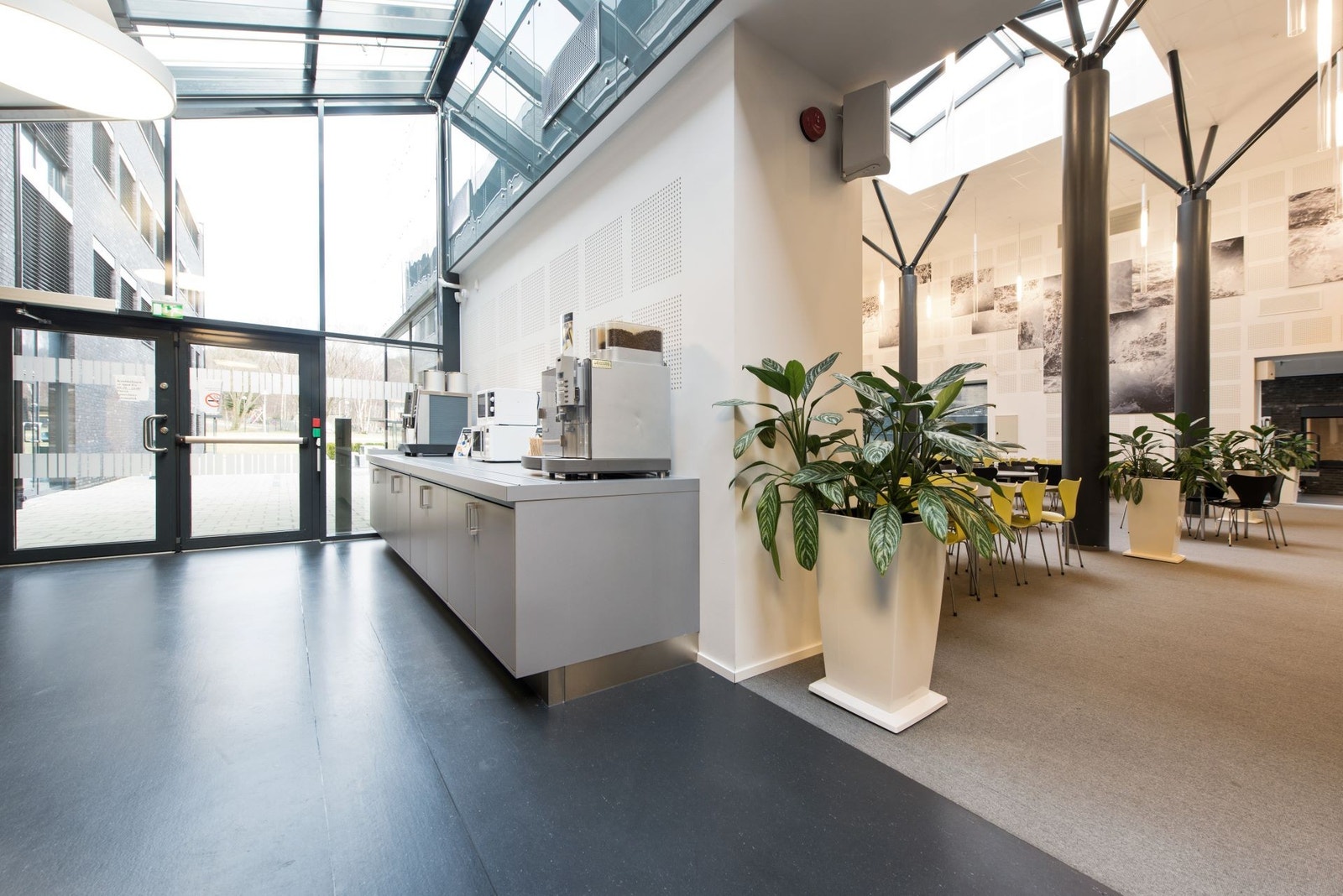 Kantine med sosial kaffesone Galleribilde