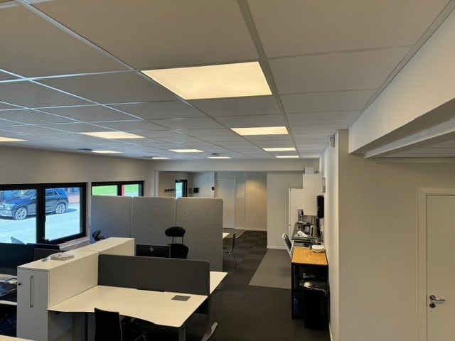 Landskap mot inngang Galleribilde