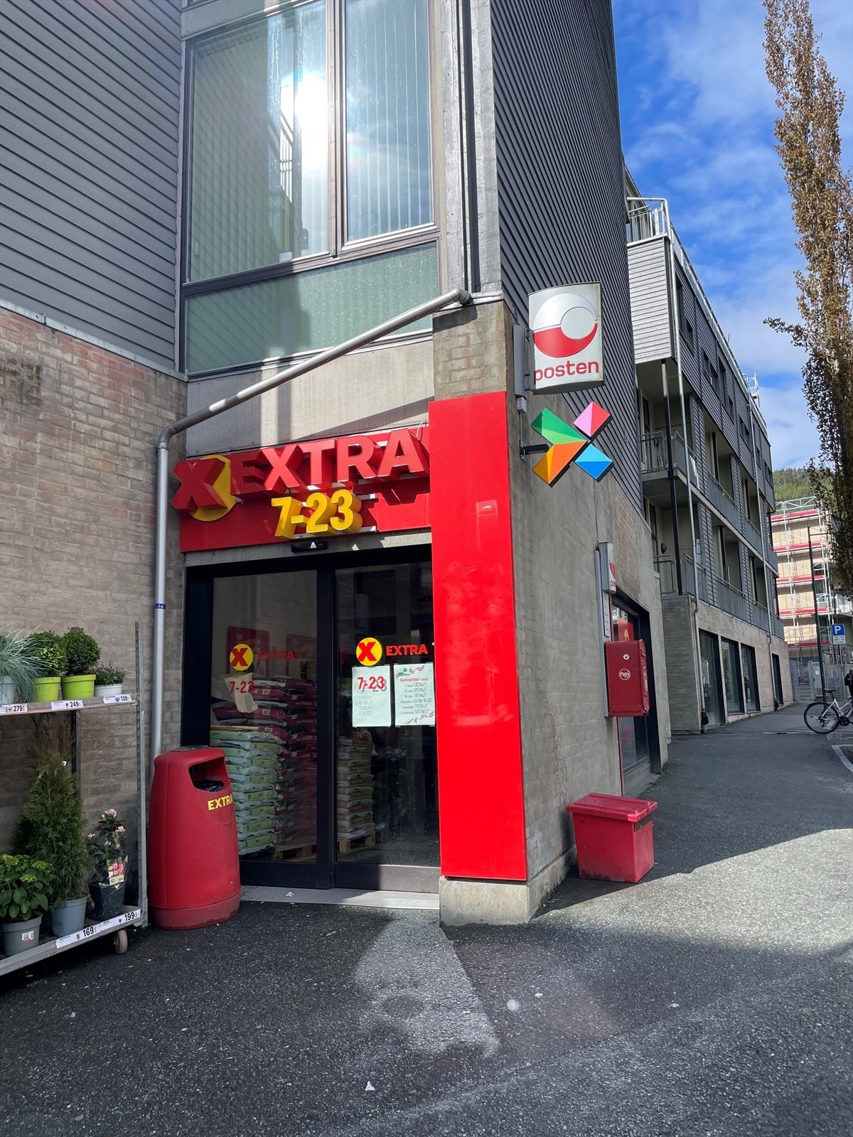 Coop Extra ligger i samme etasje Galleribilde