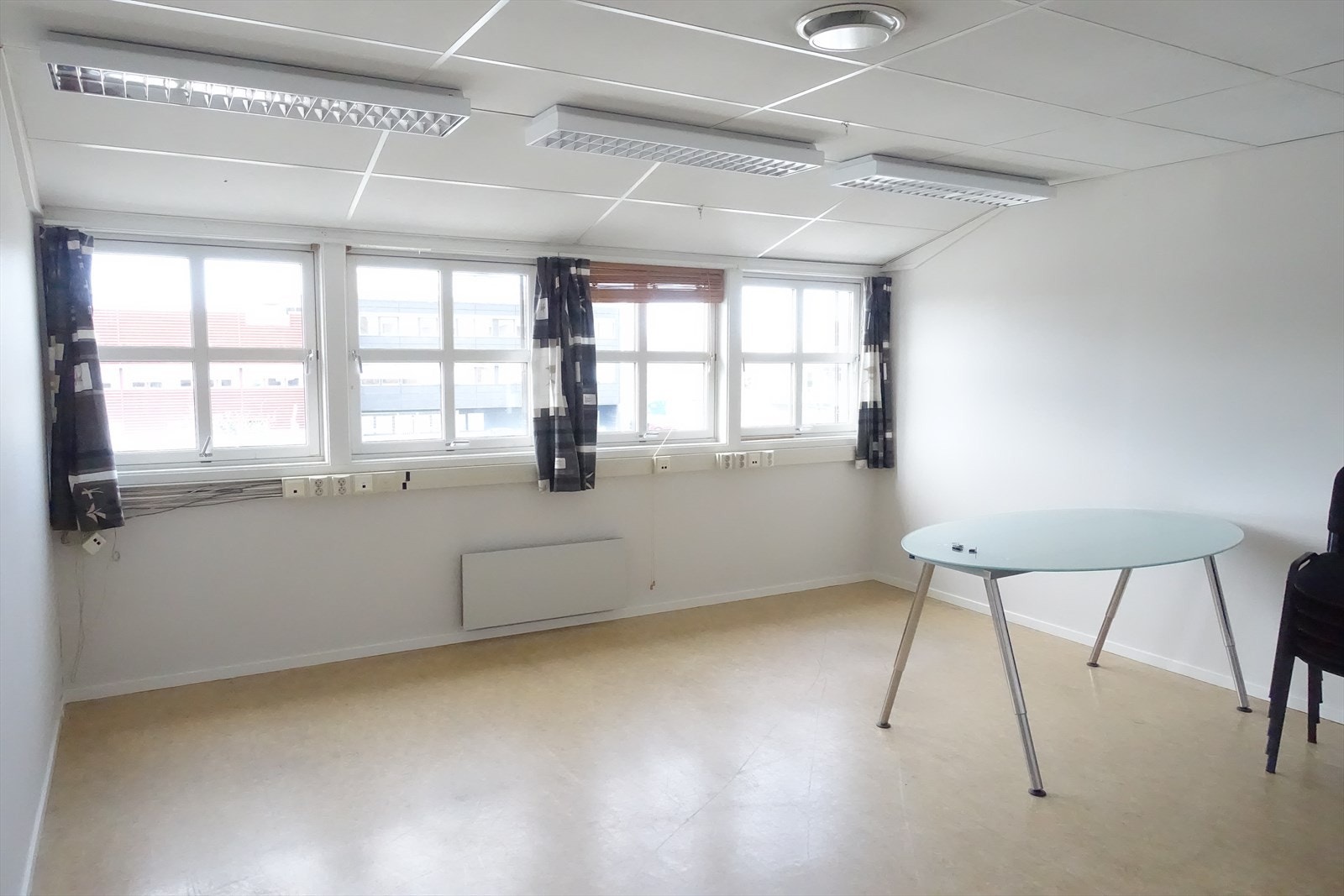 Stort cellekontor på ca. 26 kvm BTA avdelt. Galleribilde