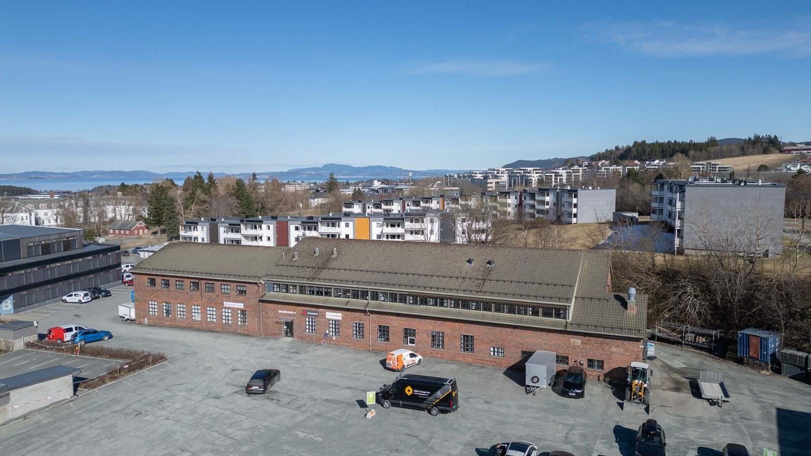 Parkering er inkludert i leien Galleribilde