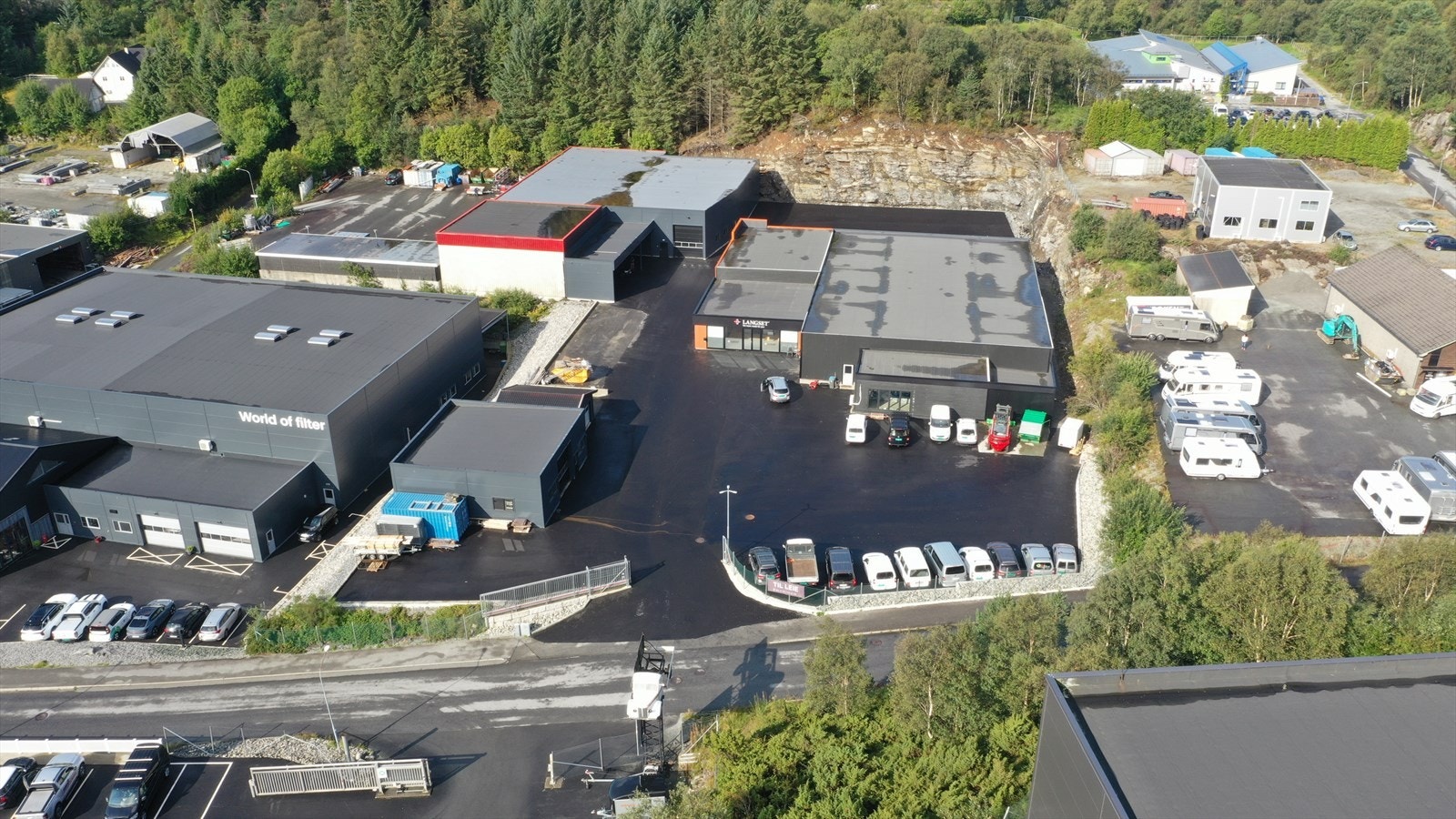 Lager, uteareal og utstillingslokaler til leie Galleribilde