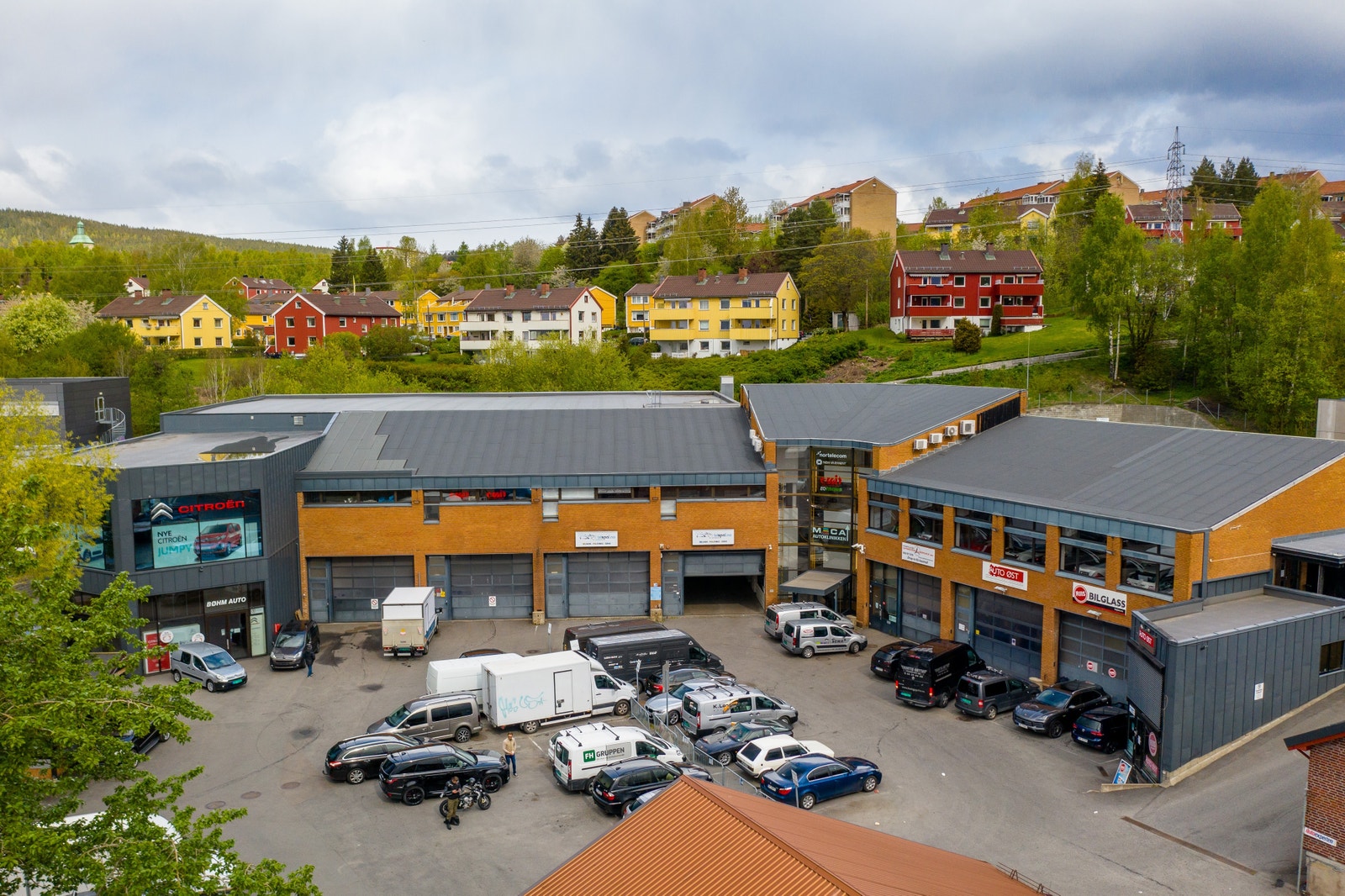 Romslig verksted med en attraktiv beliggenhet på Kalbakken. Galleribilde