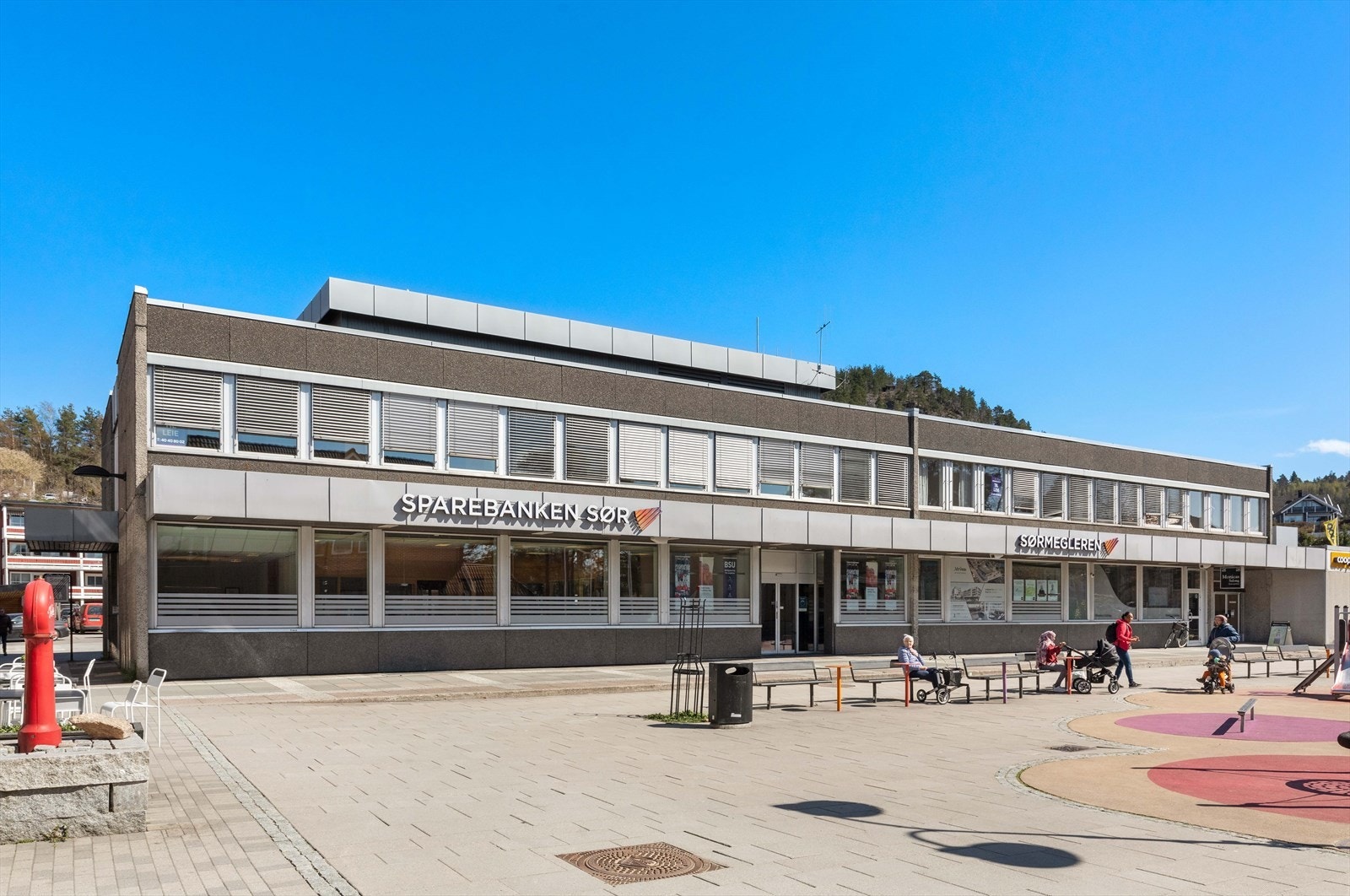 Eiendommen har svært sentral beliggenhet i gågata. Galleribilde