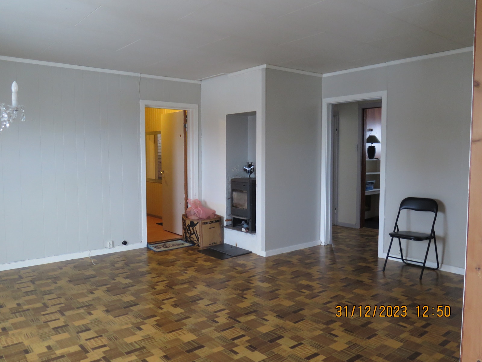 Stue med vedovn 1.etasje Galleribilde