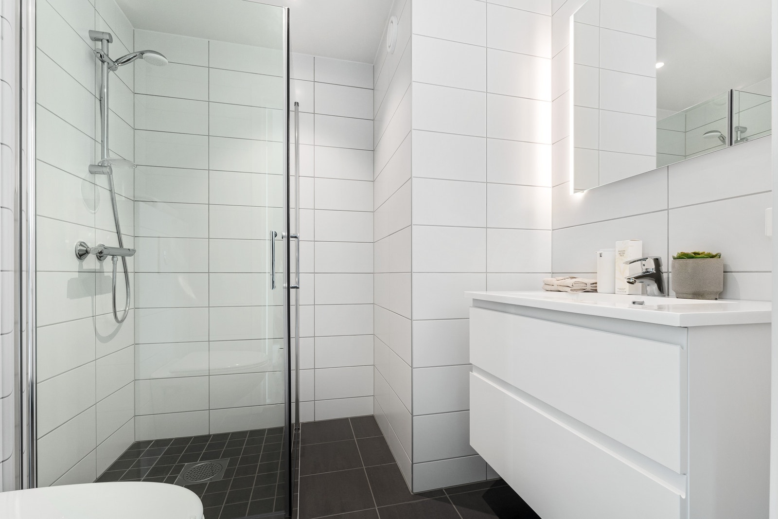 Her vises tilsvarende bolig, bare på et annet felt. Galleribilde