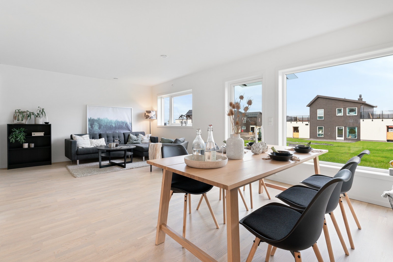 Her vises tilsvarende bolig, bare på et annet felt. Galleribilde