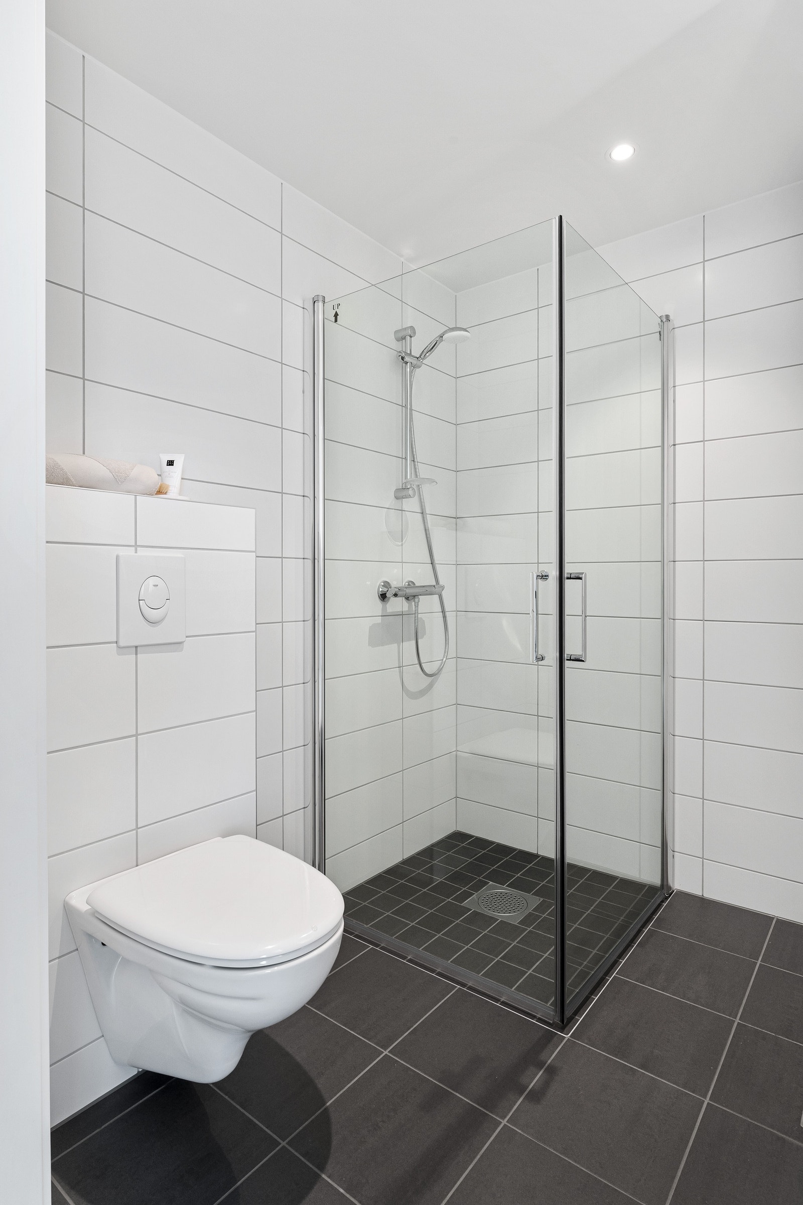 Her vises tilsvarende bolig, bare på et annet felt. Galleribilde