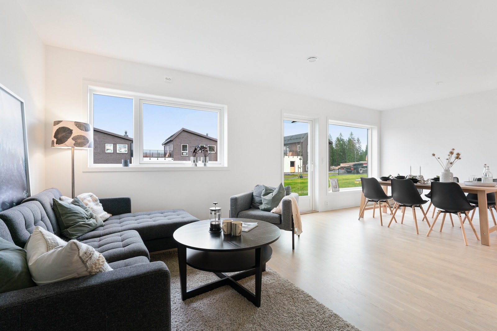 Her vises tilsvarende bolig, bare på et annet felt. Galleribilde