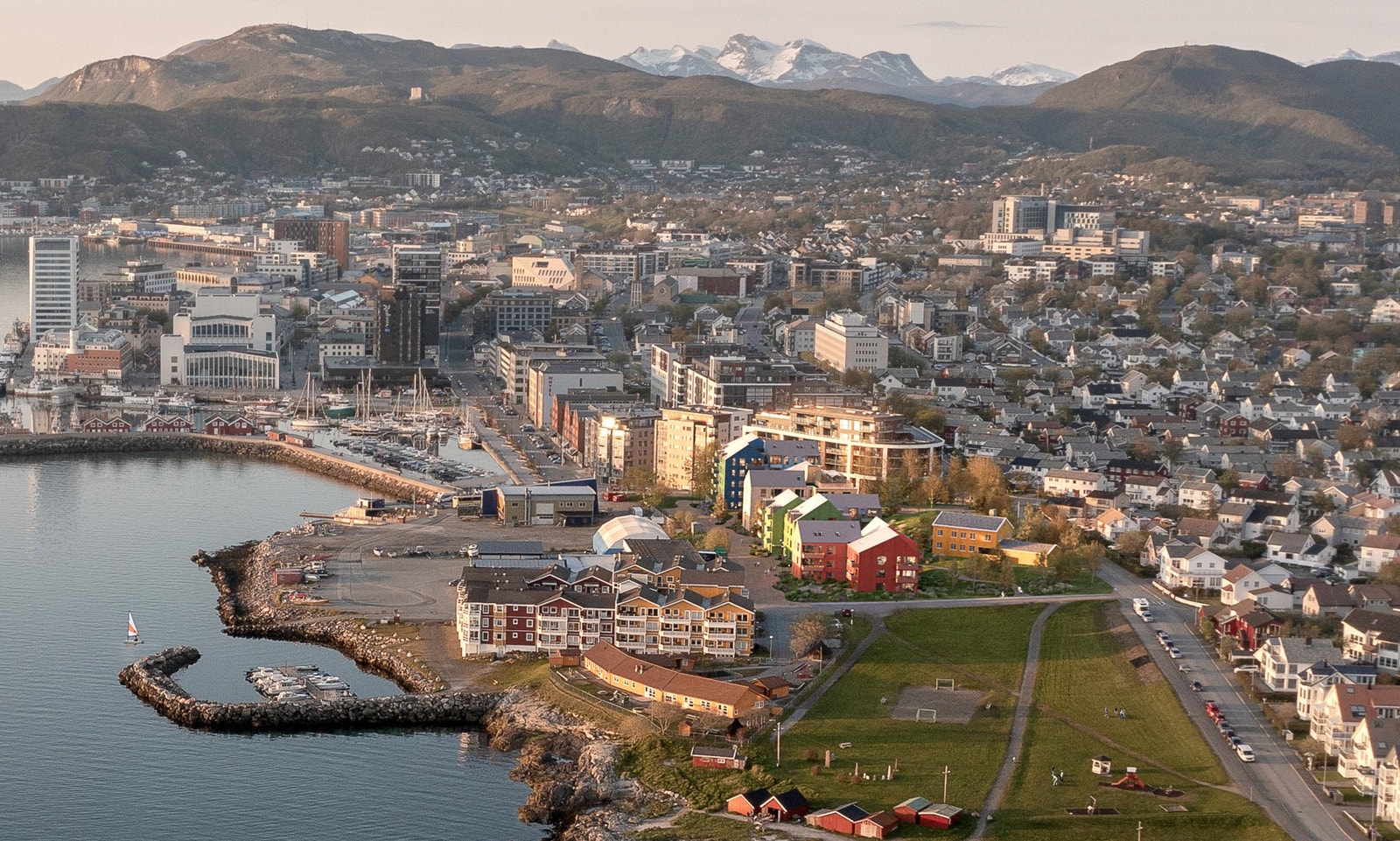 På noen få minutter kan du enten bade i havet eller dra på konsert. Galleribilde