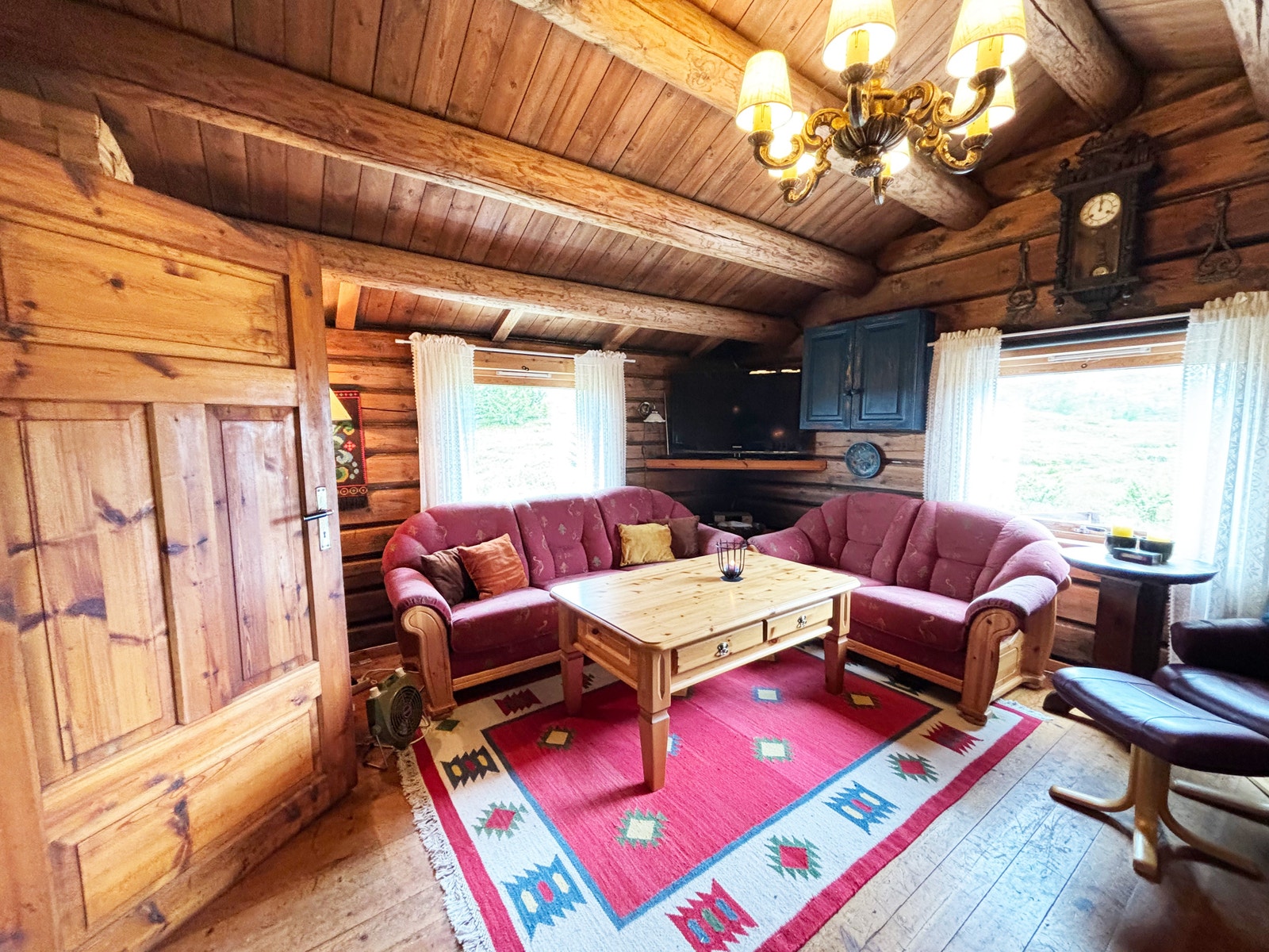 Fin plass for kvelder med kortspill Galleribilde