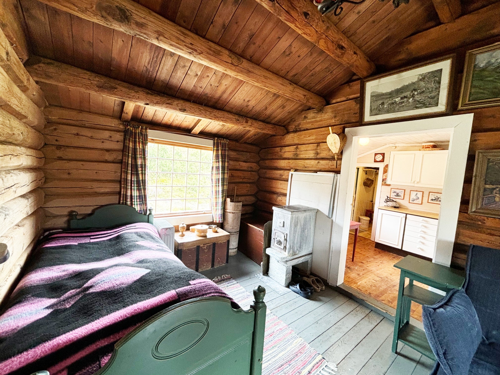 Stue nummer to ved vedovn i kleberstein Galleribilde