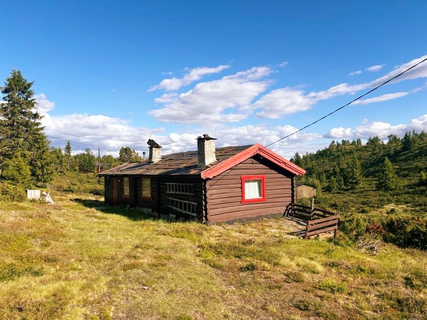 Hytte i laft og reisverk Galleribilde