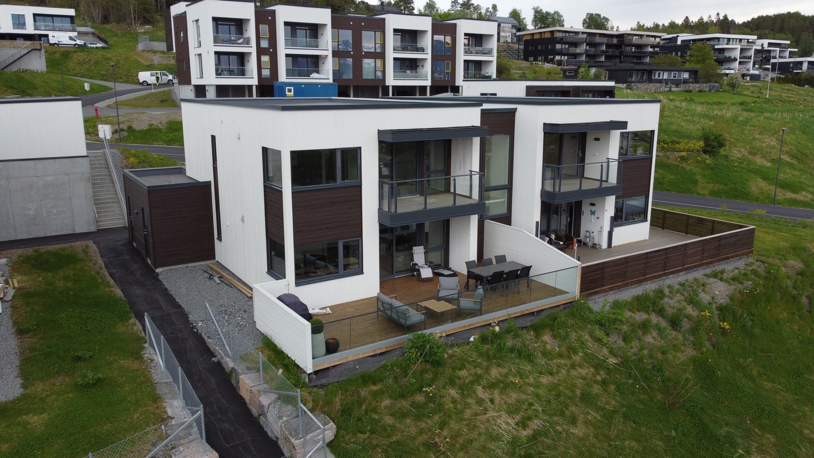 Dronebilde av boligen fra 14.05.24. Galleribilde