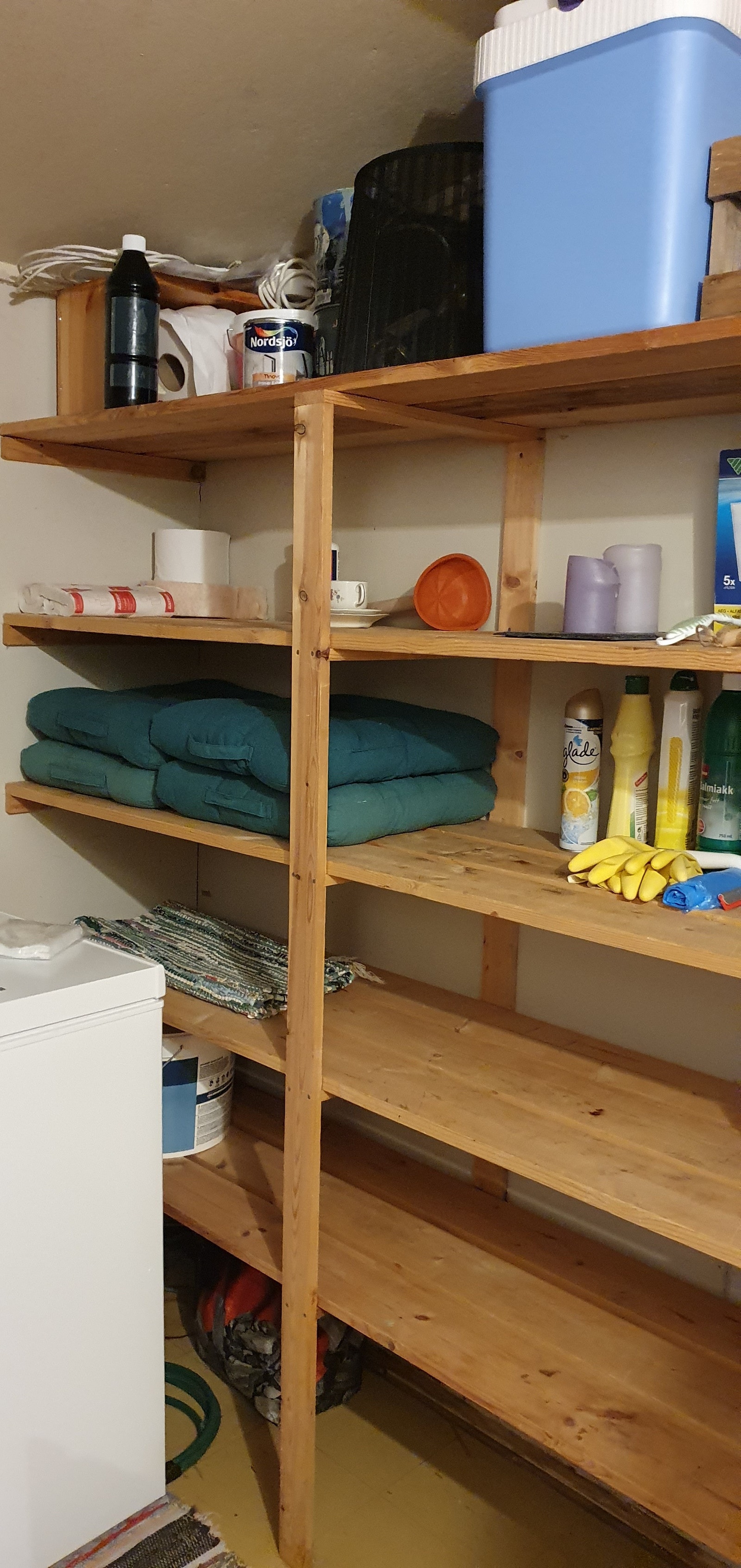 Innvendig bod med ny fryseboks Galleribilde