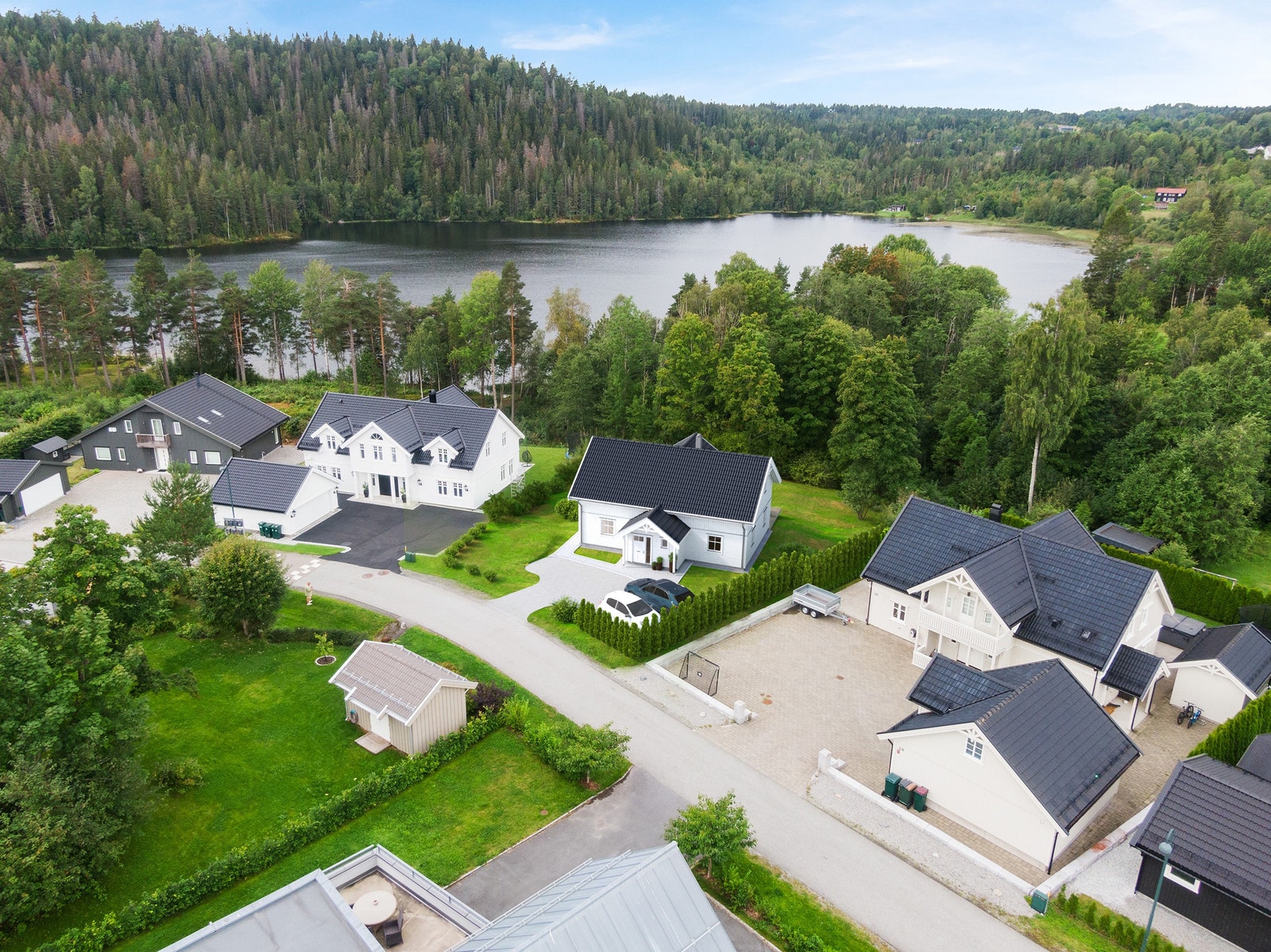Huset vist på tomten Galleribilde