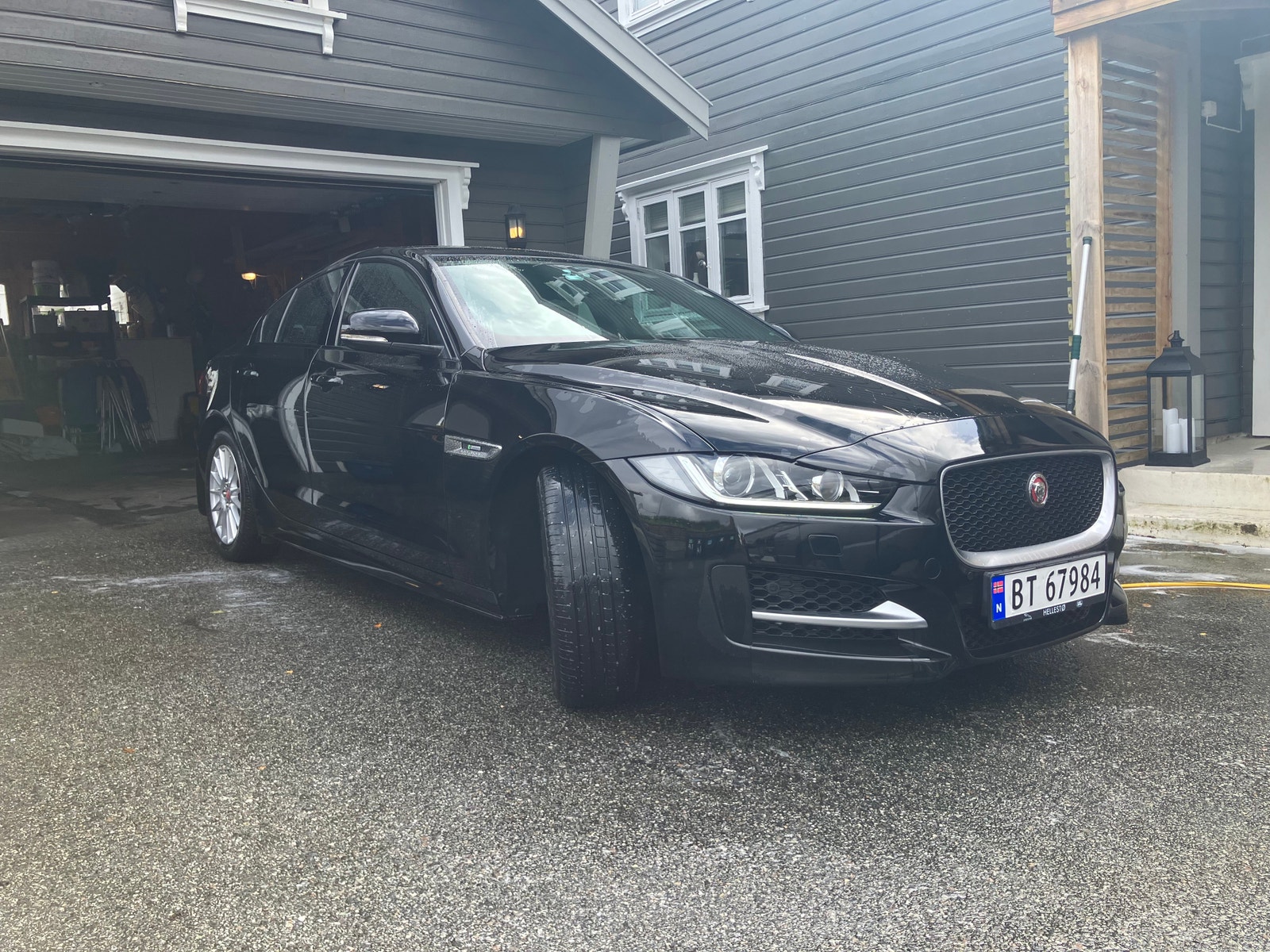 Jaguar XE