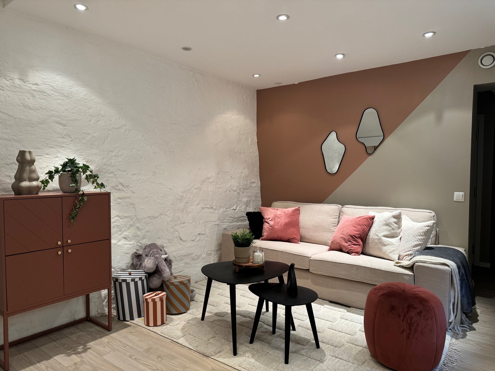 Sofrakrok i kjellerrom for barn og unge Galleribilde