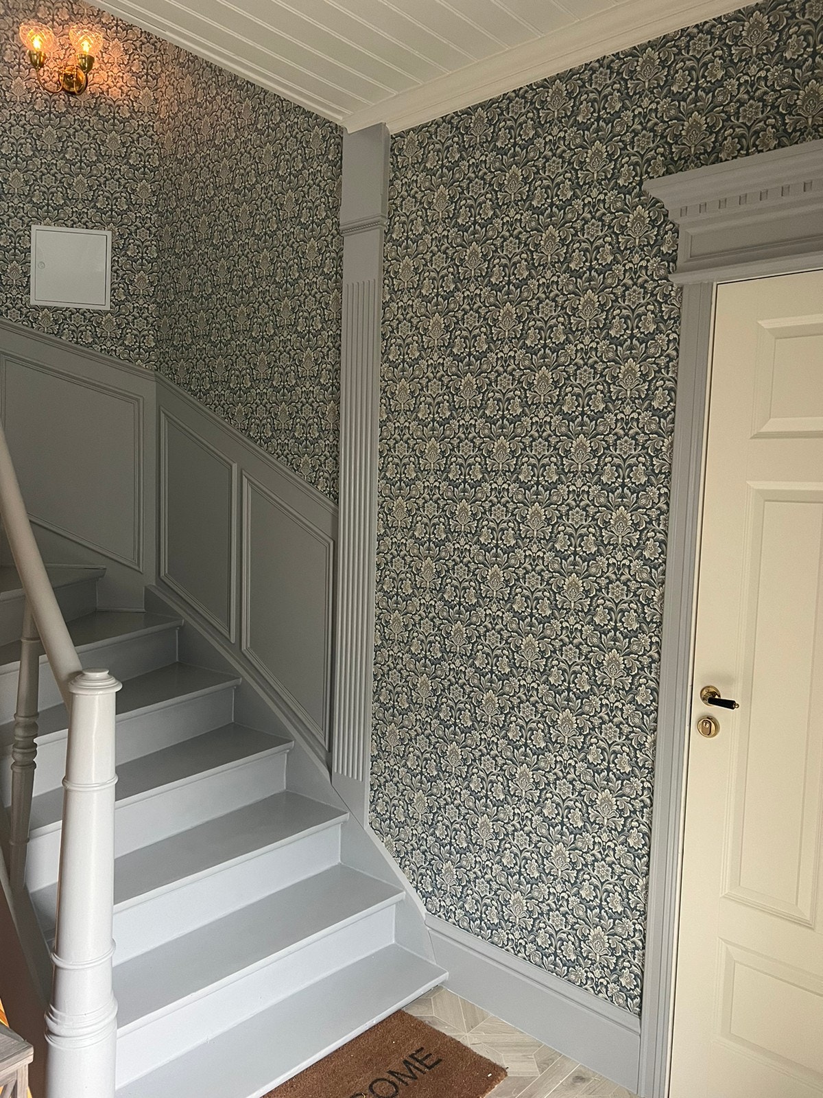 Trappeoppgang opp til leiligheten Galleribilde