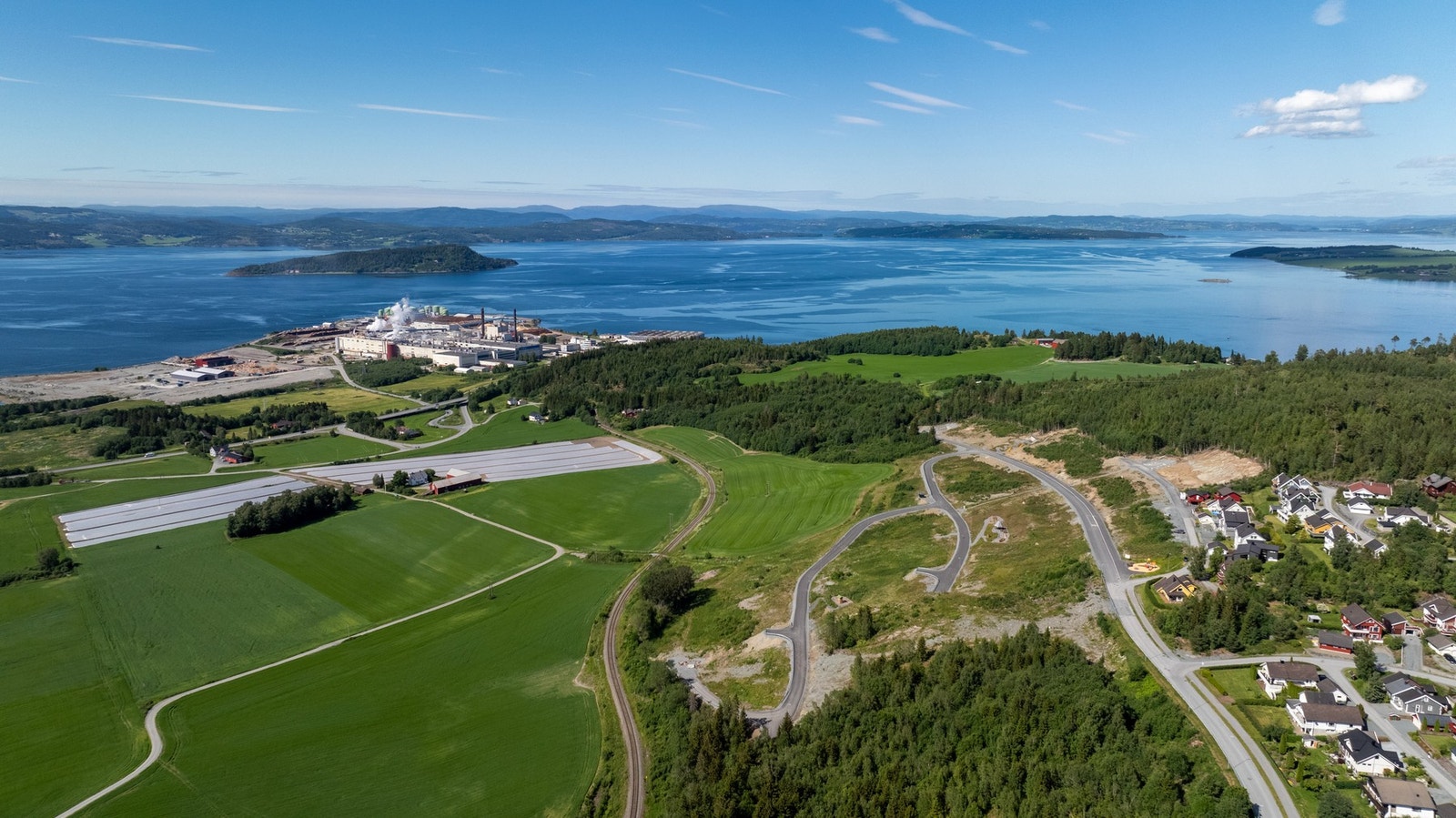 Oversiktsbilde av tomtefeltet. Foto: Storken Media. Galleribilde
