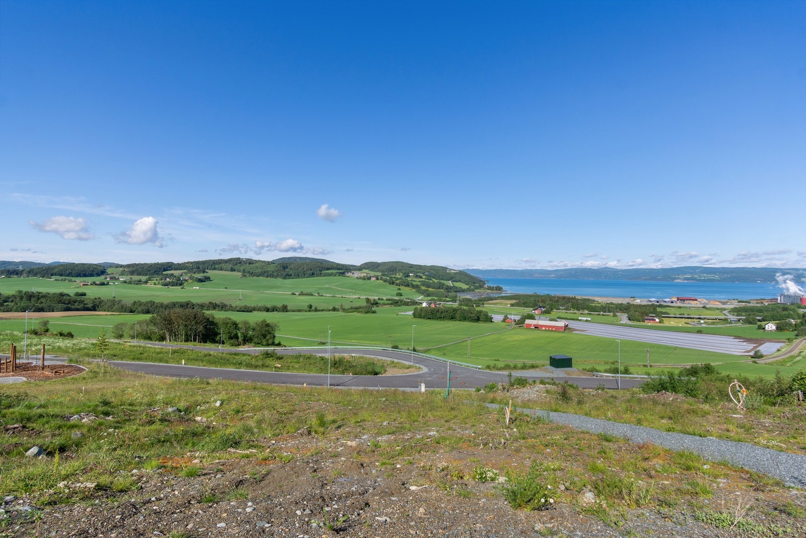 Bilder av tomta før bygging. Galleribilde