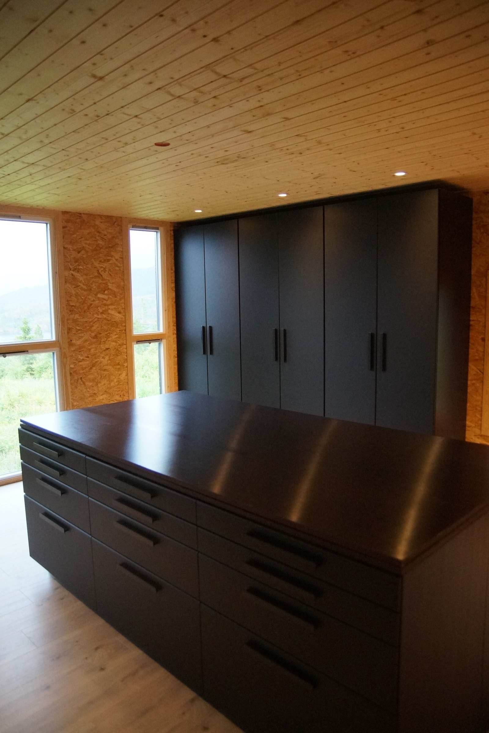 Uthus interior with lots of storing space Galleribilde
