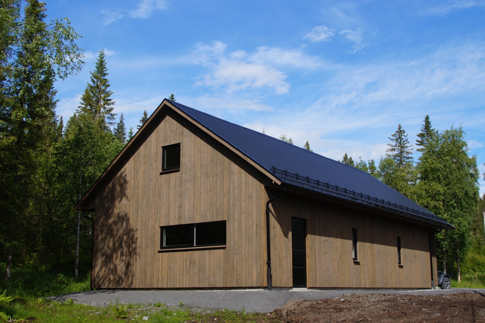 In 2023 -2024 built garage Galleribilde