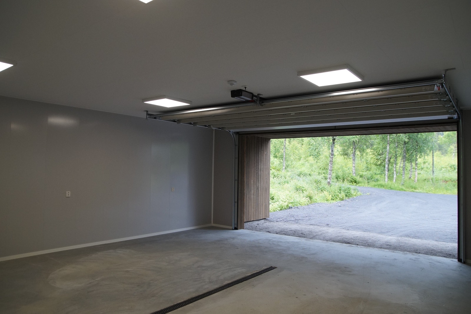 Automatic door from Hörmann (5 meters wide, 2,5m high) Galleribilde