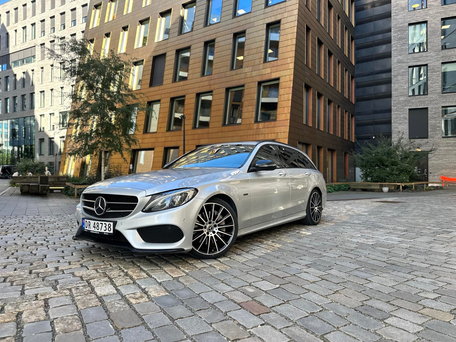 Mercedes-Benz C-Klasse C350e Amg natt-pakke, ambient-light 2
