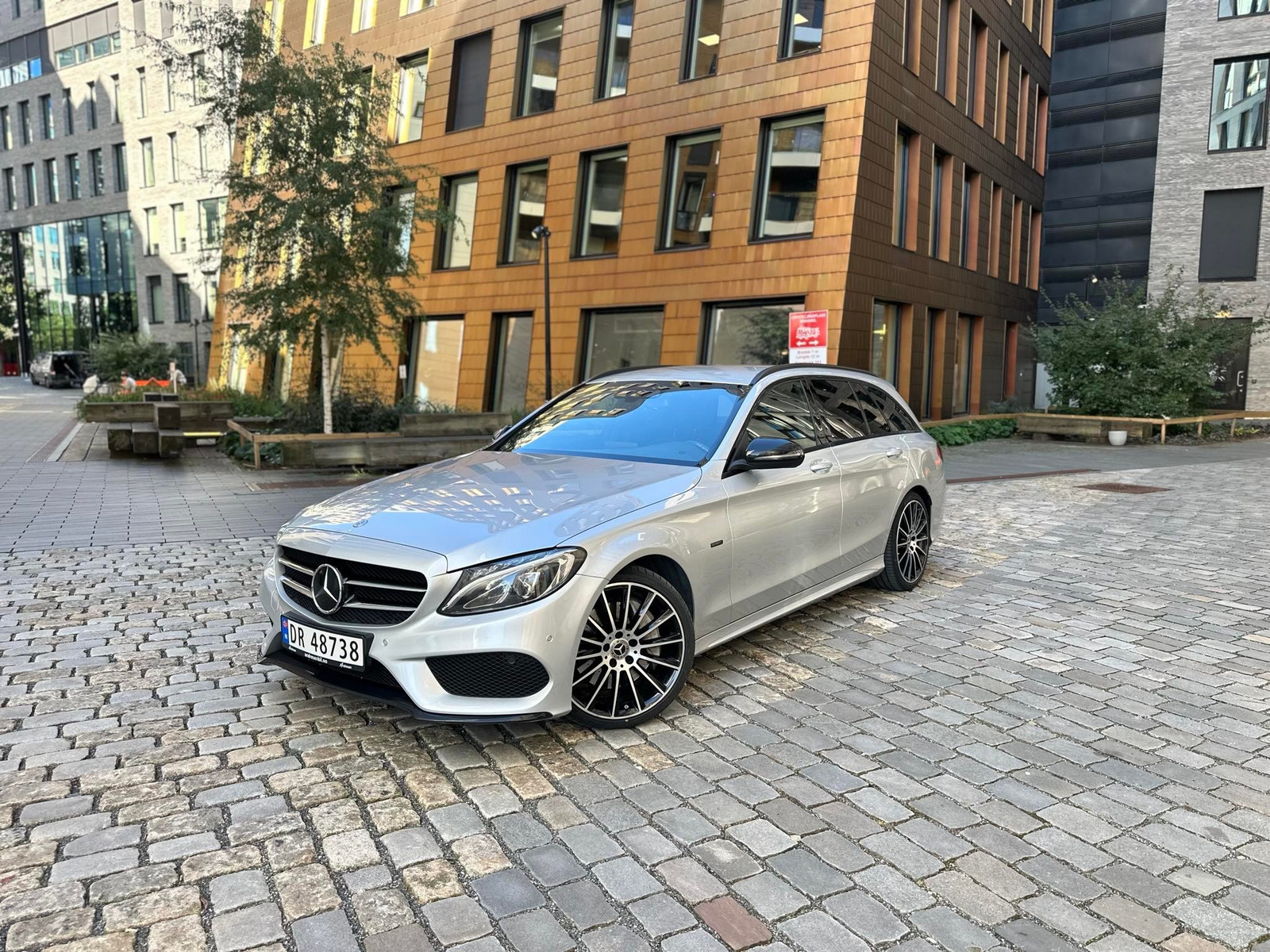 Mercedes-Benz C-Klasse C350e Amg natt-pakke, ambient-light