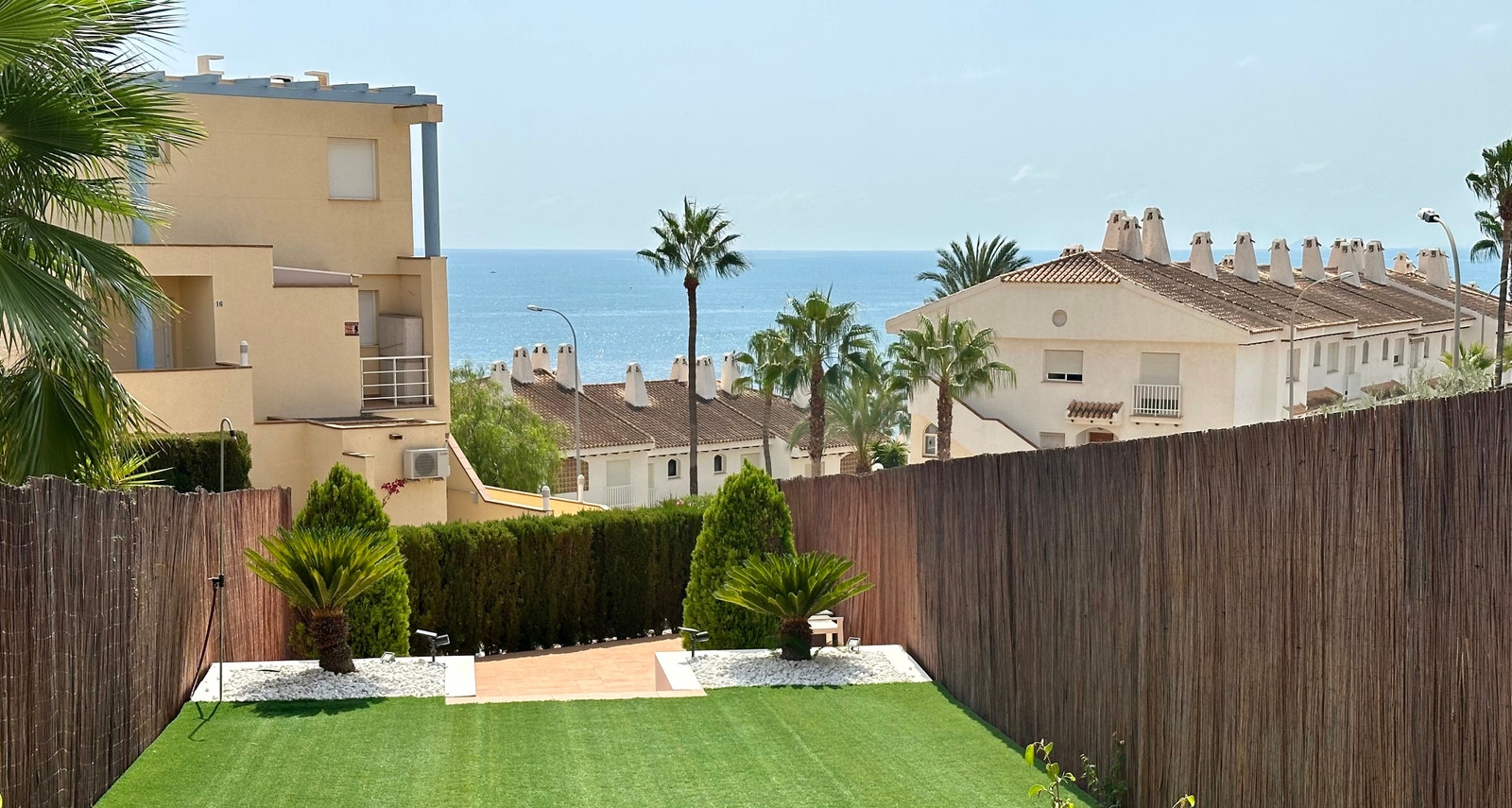 Stor uteplass Galleribilde