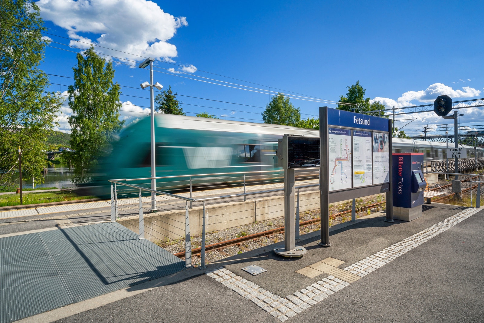 Fetsund stasjon - Tog til Oslo tar ca. 21 minutter Galleribilde