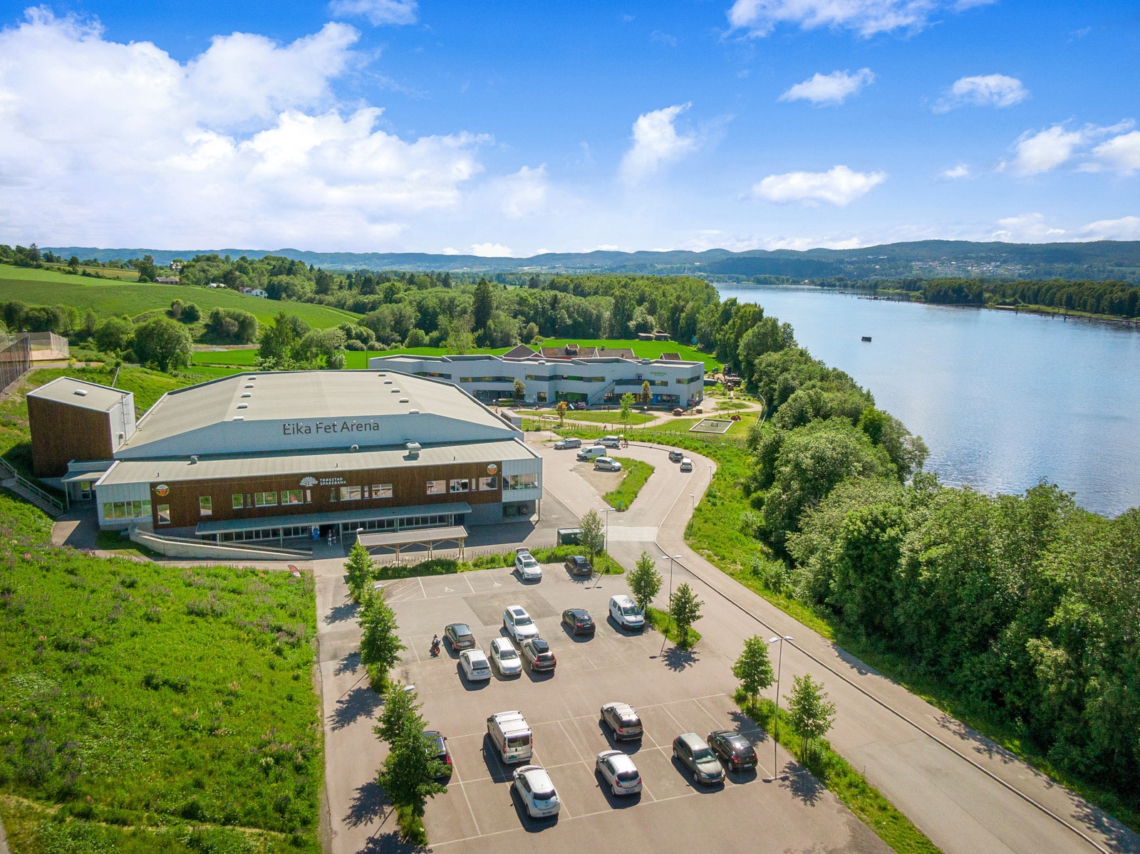 Eika fet arena Galleribilde