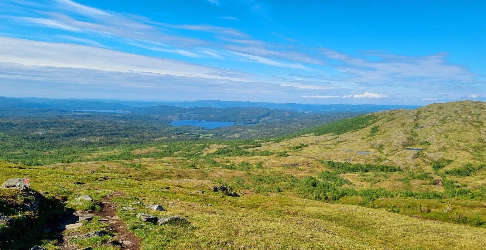 Utsikt fra nærliggende turmål, Bringen, mot Østrungen Galleribilde