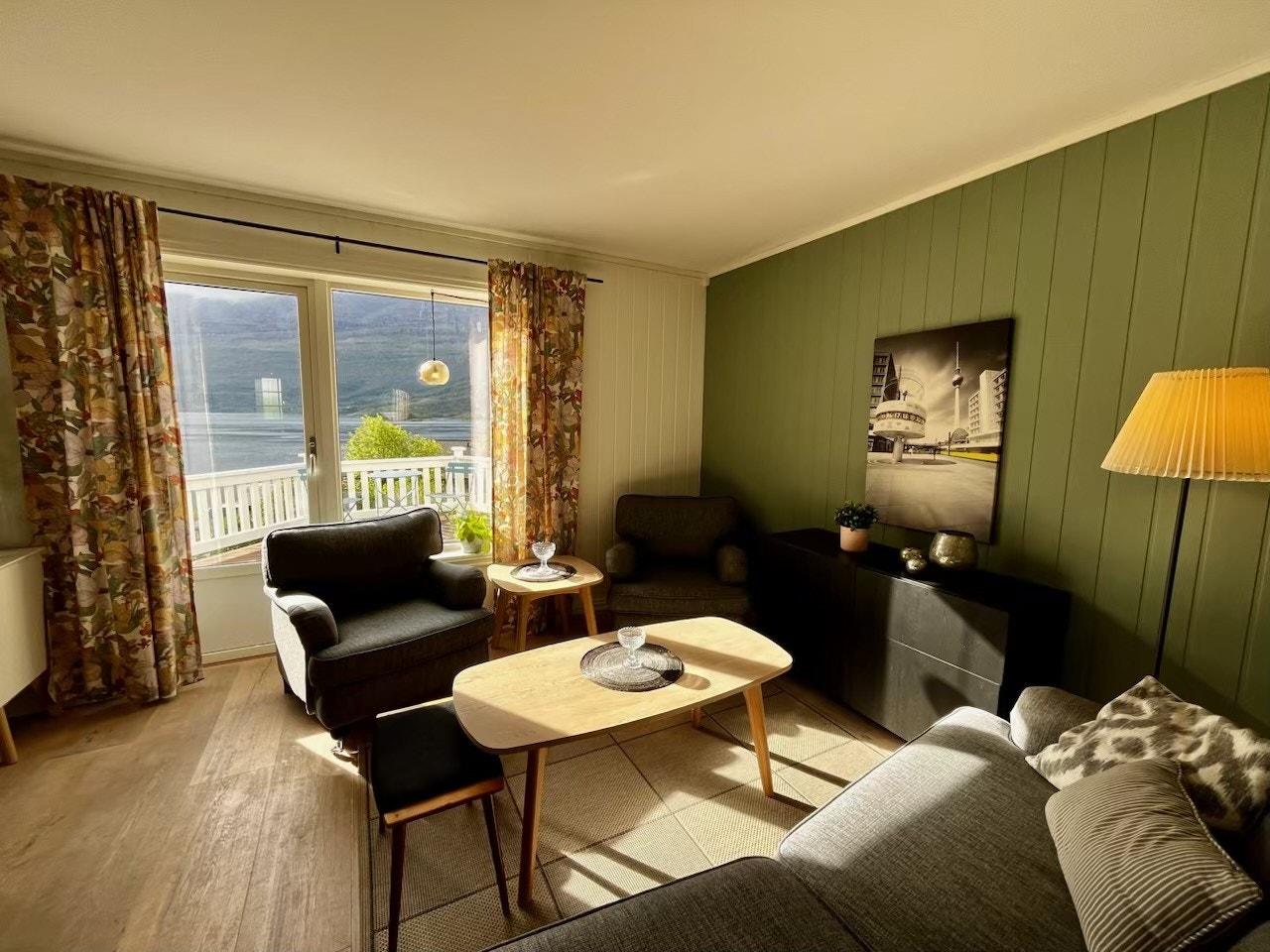 Sofakrok i stue 1. etasje Galleribilde